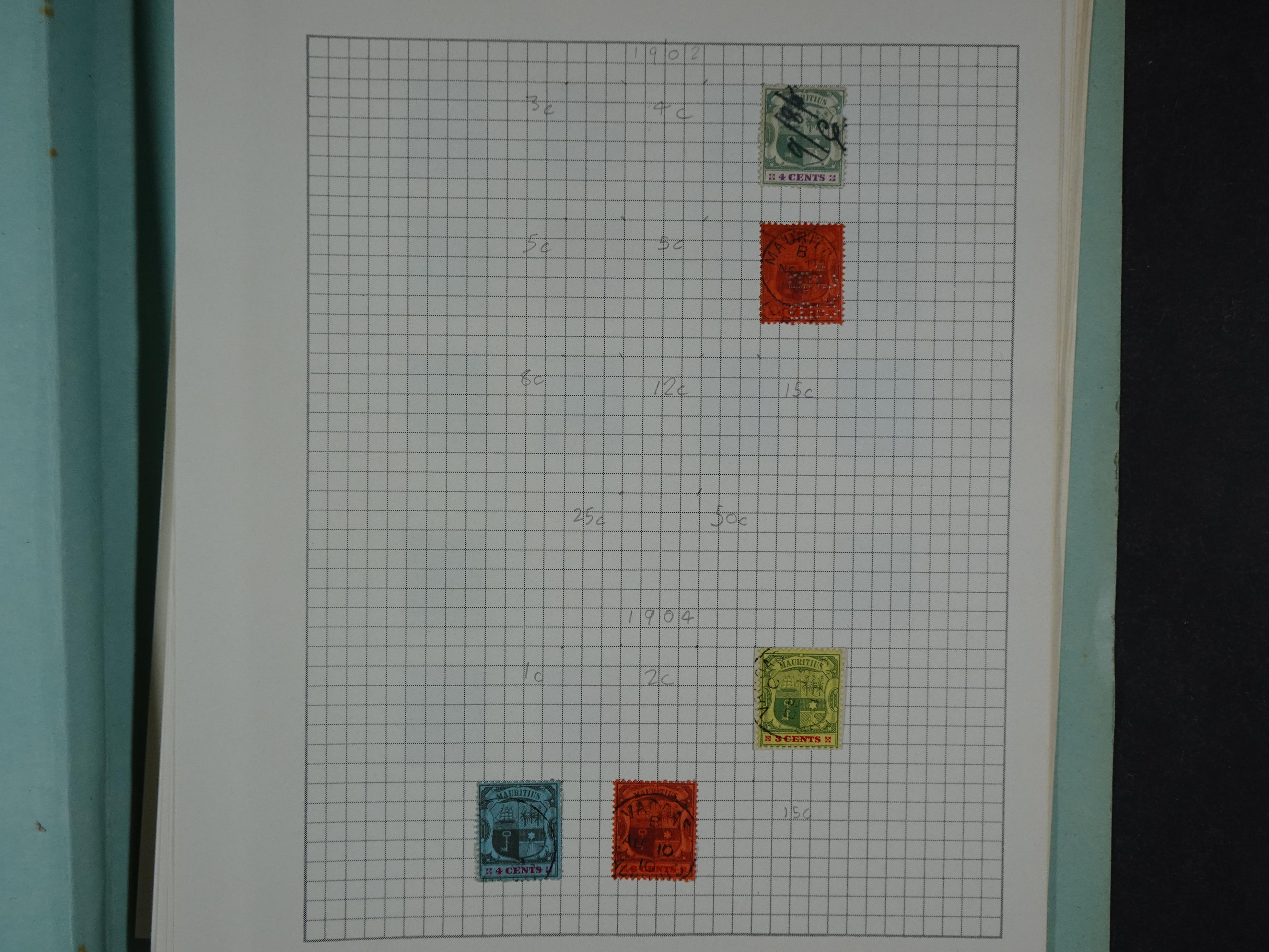 Aardige collectie met betere zegels. 125