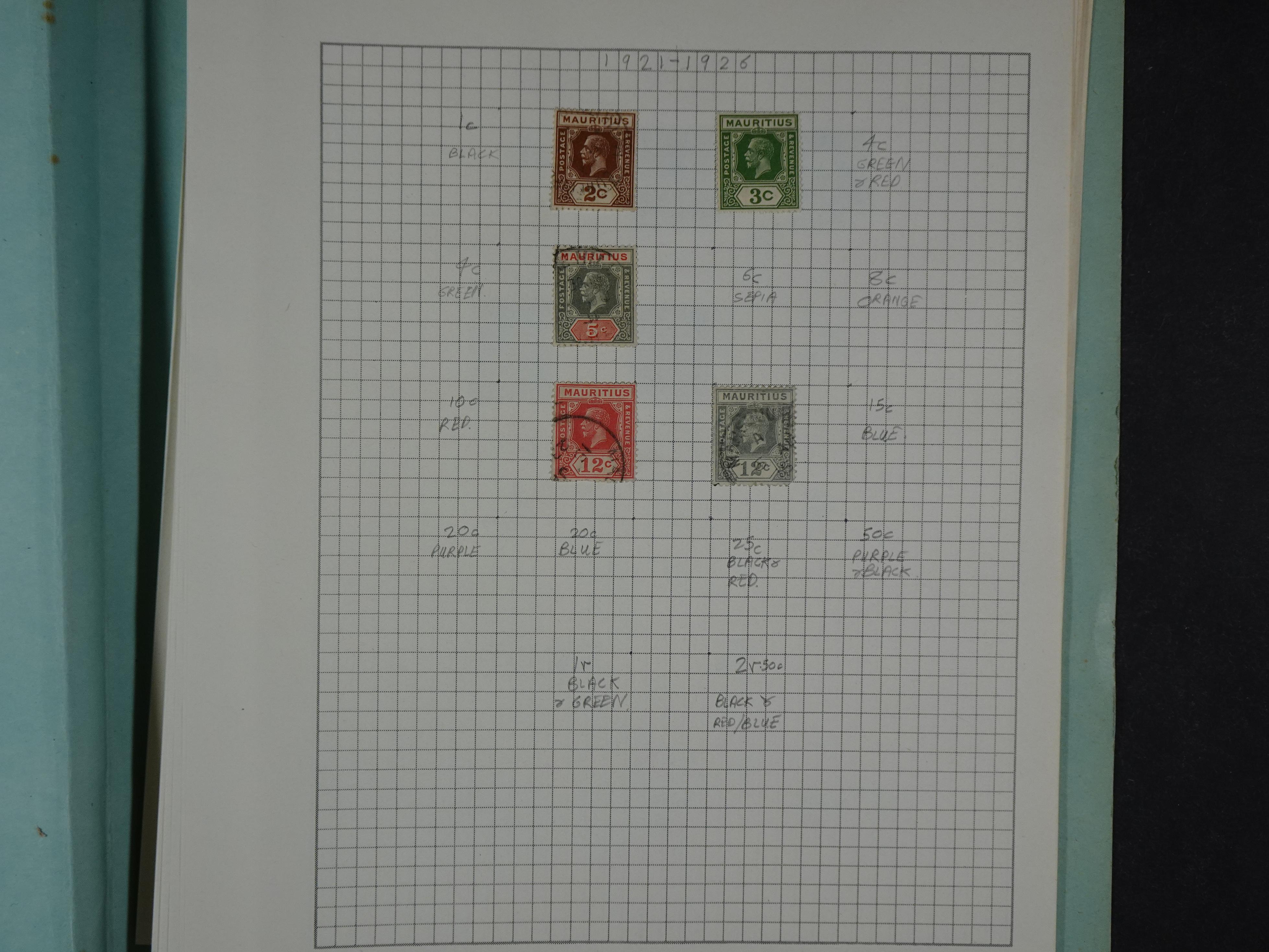 Aardige collectie met betere zegels. 128