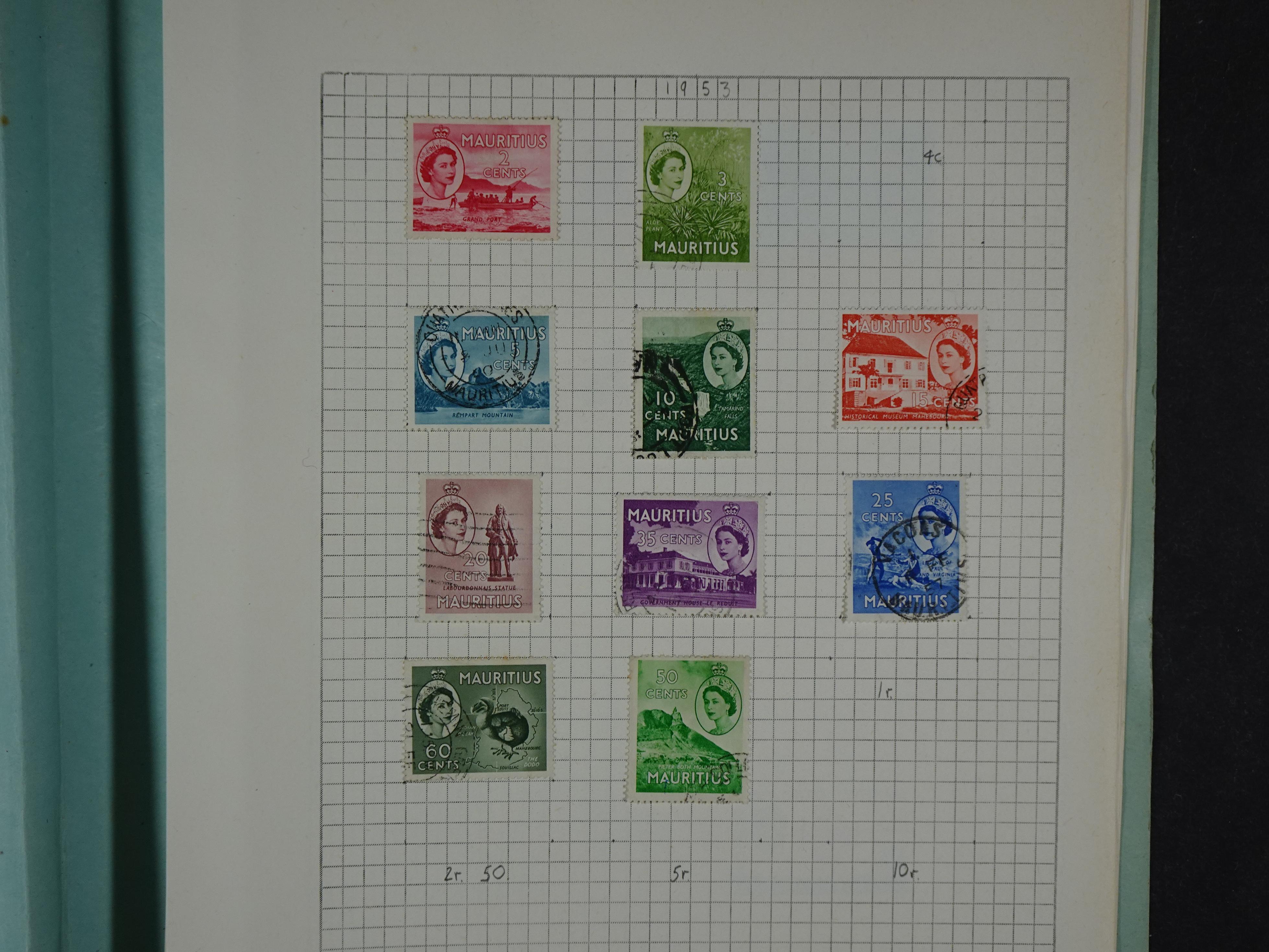 Aardige collectie met betere zegels. 137