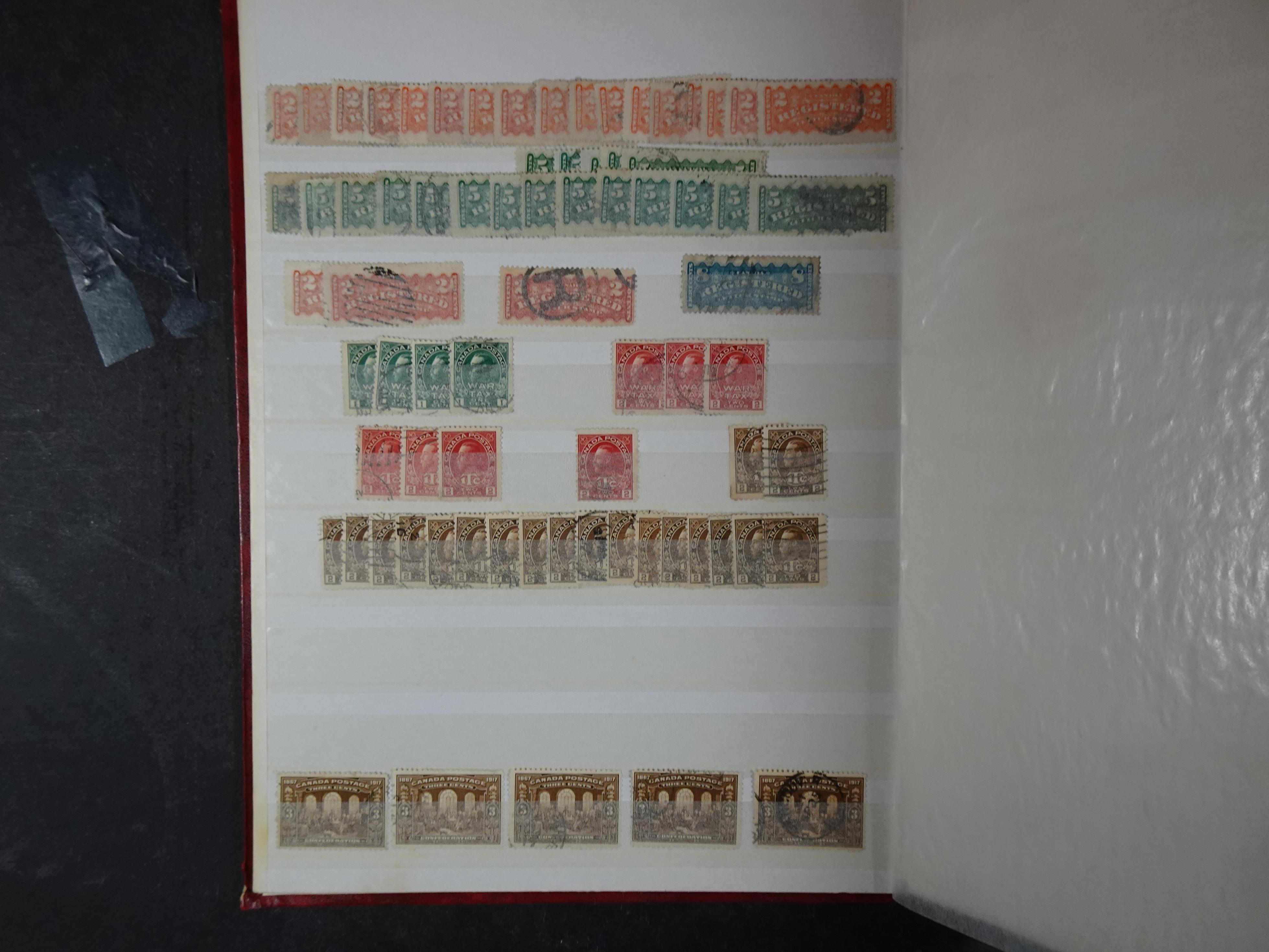 Zeer uitgebreide verzameling vnl. klassiek materiaal met veel betere zegels en prachtige stock New Foundland. 4