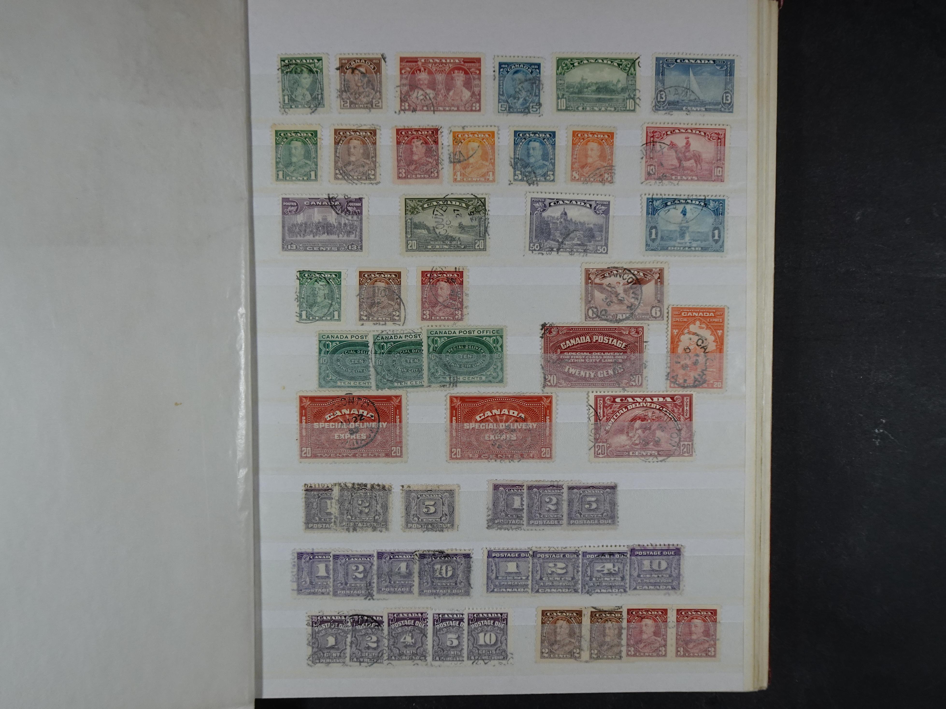 Zeer uitgebreide verzameling vnl. klassiek materiaal met veel betere zegels en prachtige stock New Foundland. 7