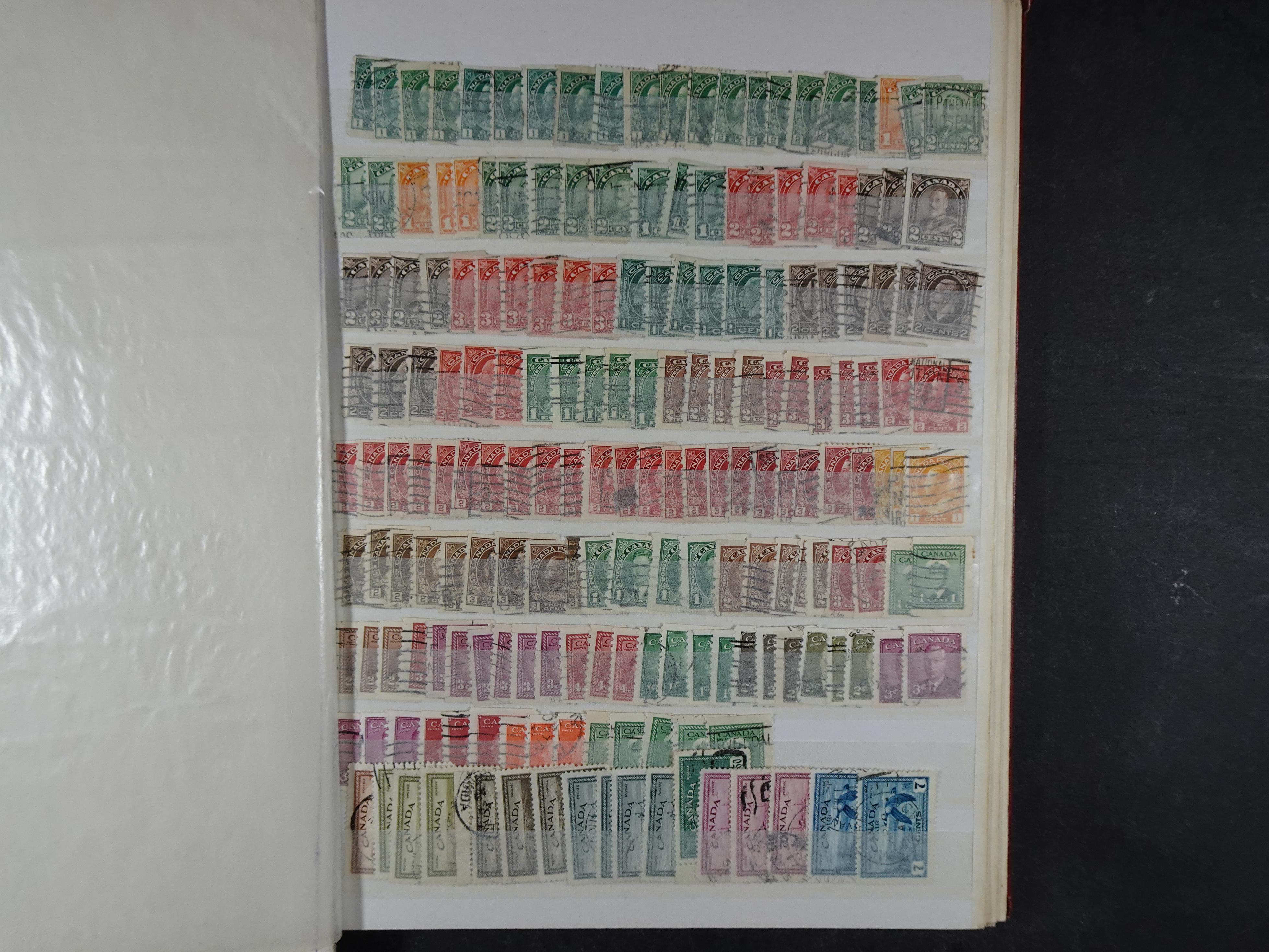 Zeer uitgebreide verzameling vnl. klassiek materiaal met veel betere zegels en prachtige stock New Foundland. 11