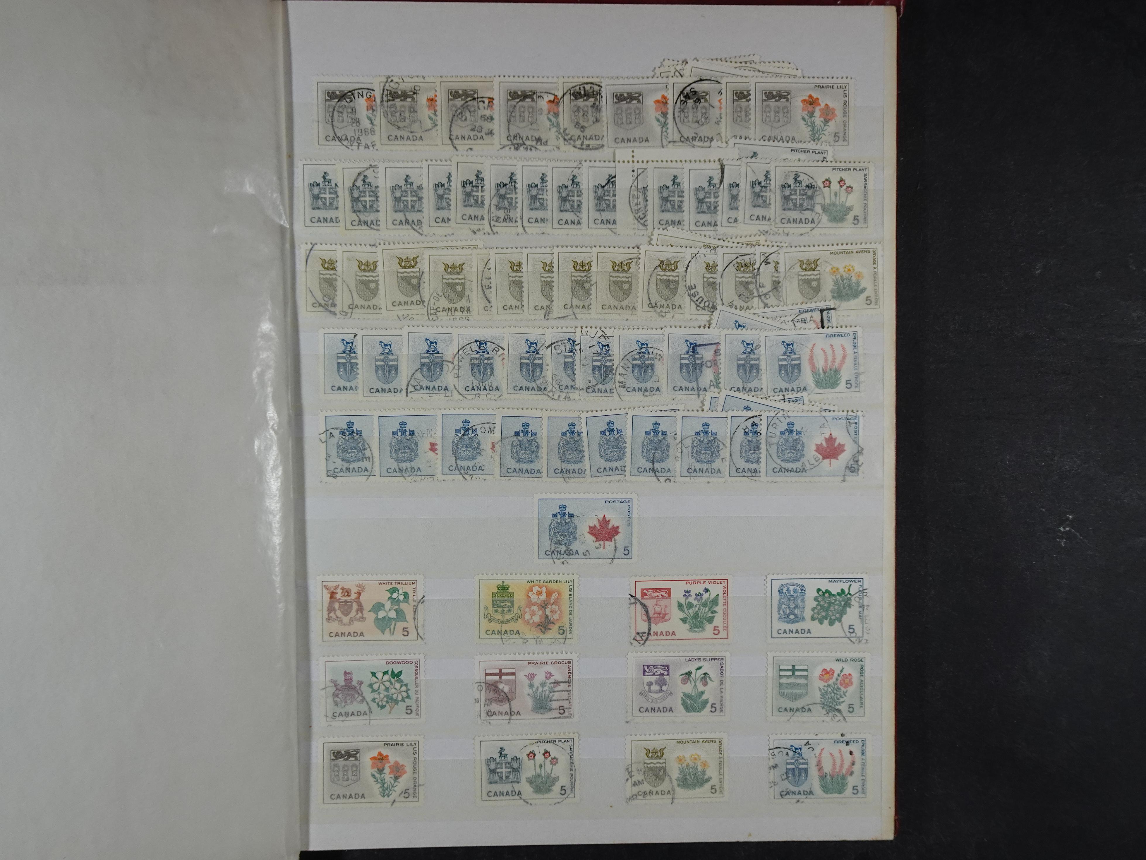 Zeer uitgebreide verzameling vnl. klassiek materiaal met veel betere zegels en prachtige stock New Foundland. 15