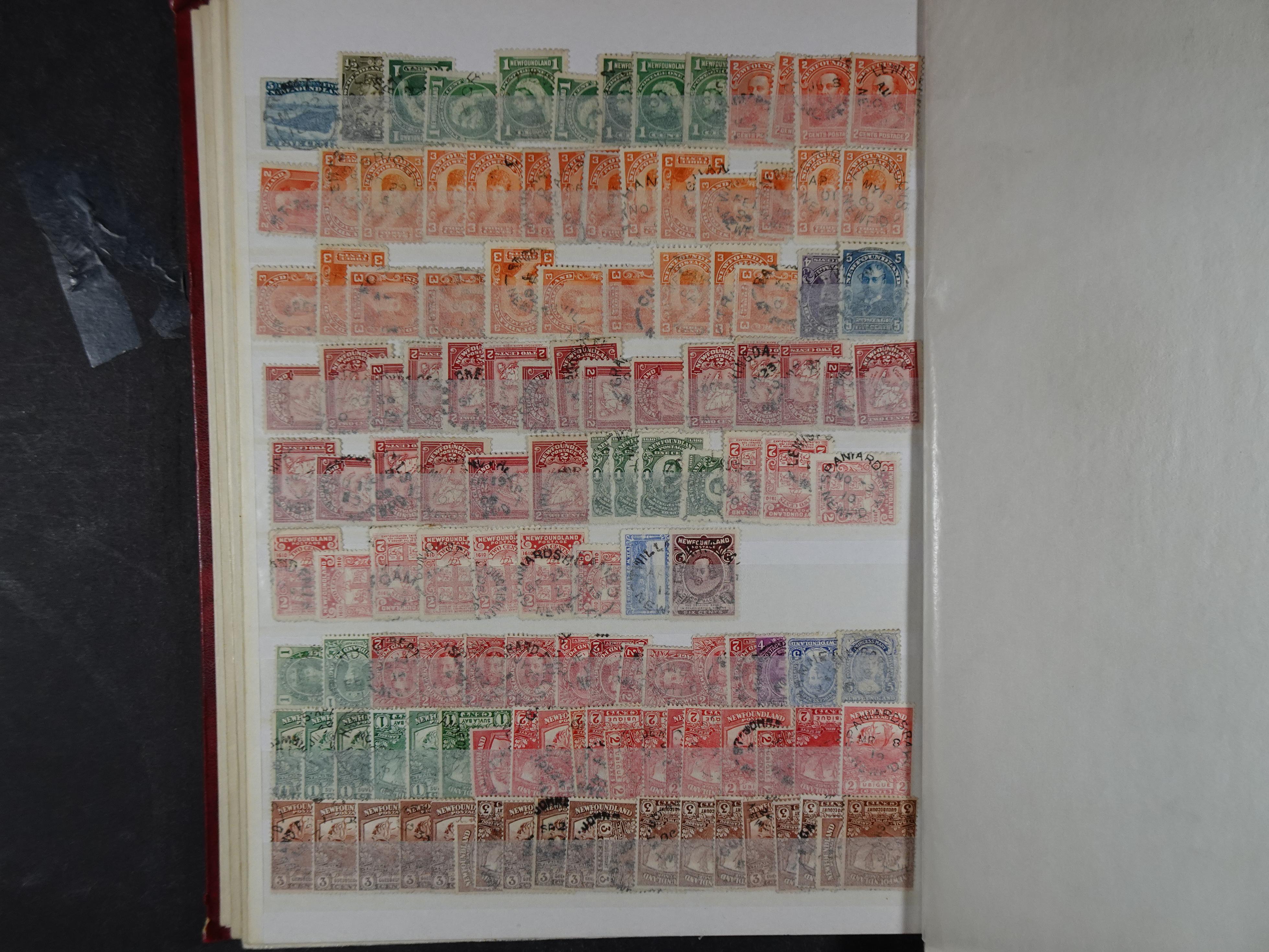 Zeer uitgebreide verzameling vnl. klassiek materiaal met veel betere zegels en prachtige stock New Foundland. 16