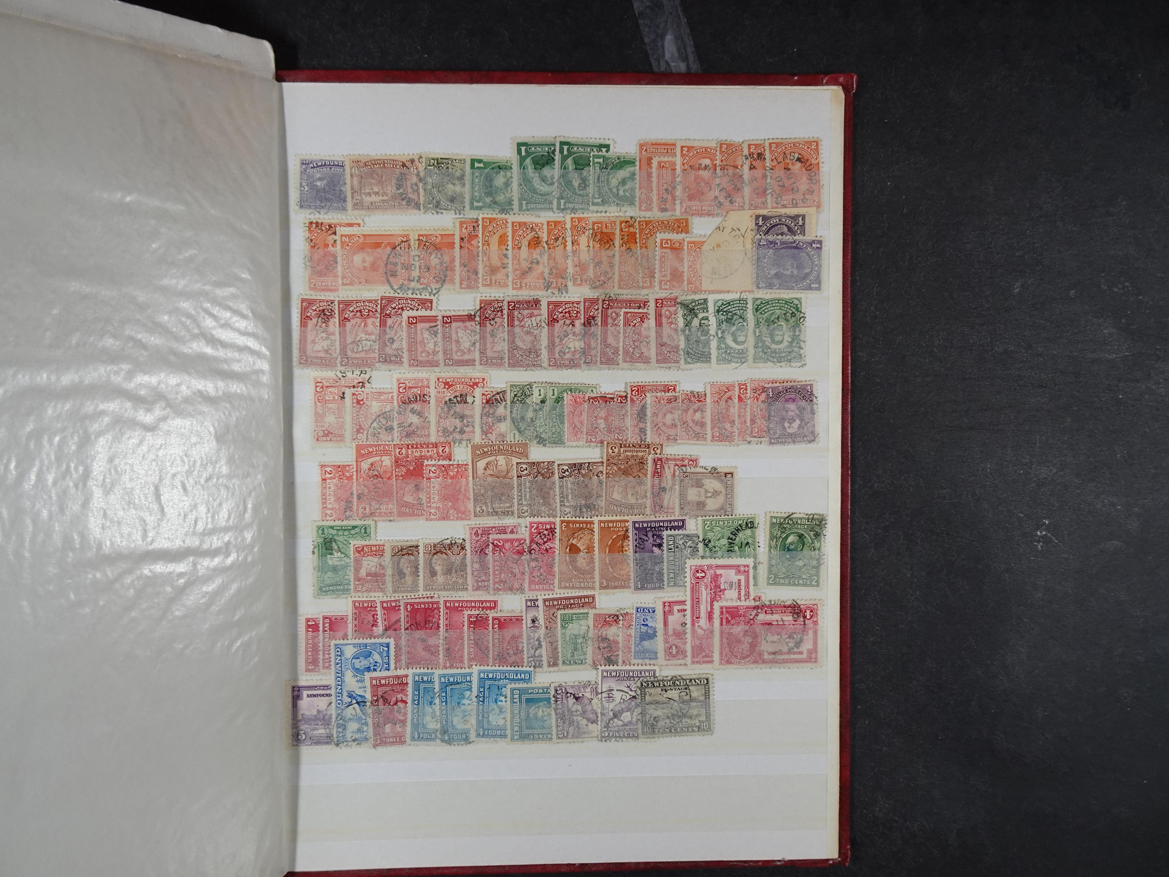 Zeer uitgebreide verzameling vnl. klassiek materiaal met veel betere zegels en prachtige stock New Foundland. 19