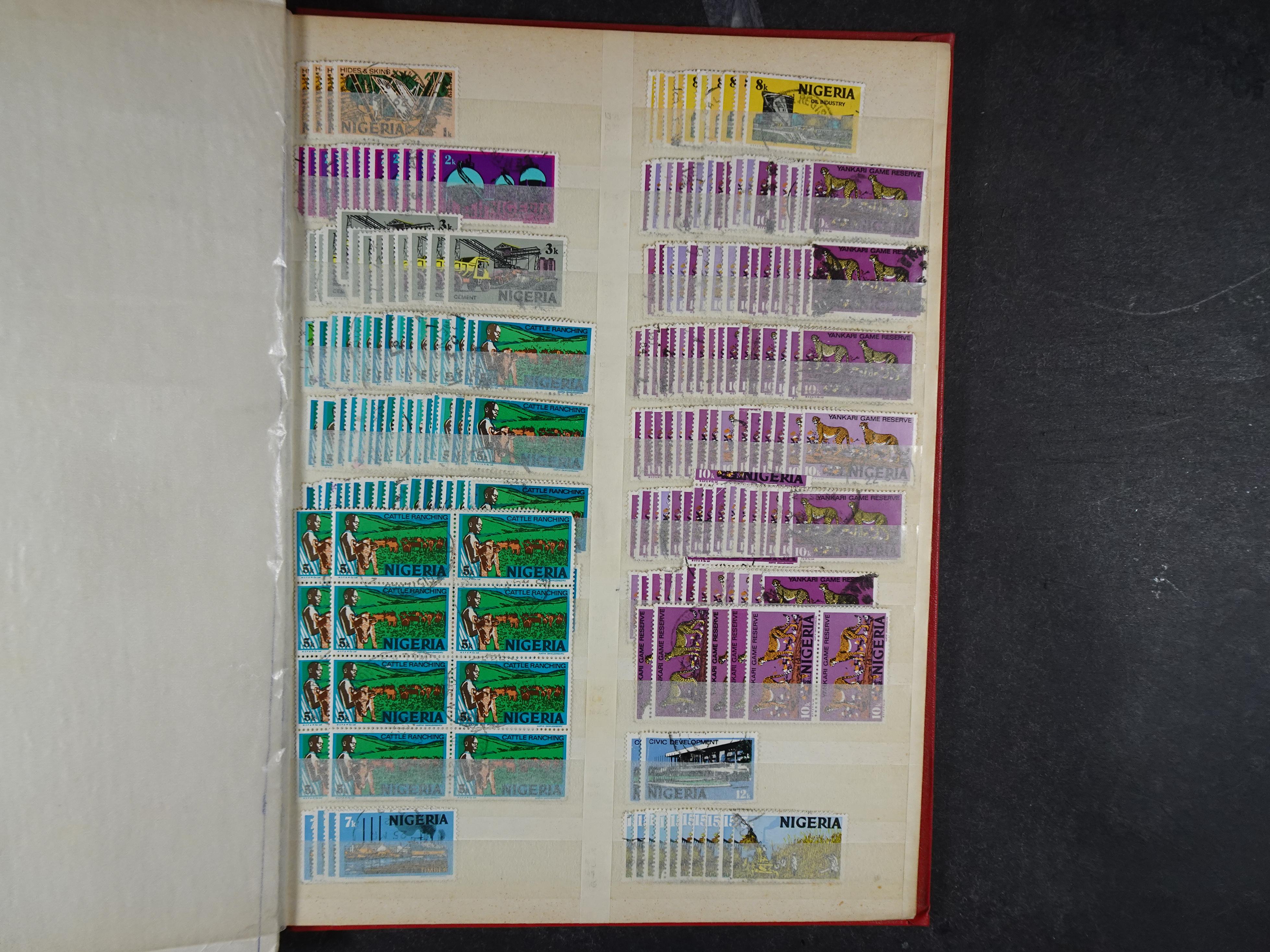 Prachtige stock met veel betere zegels, diverse interessante stempels.  9