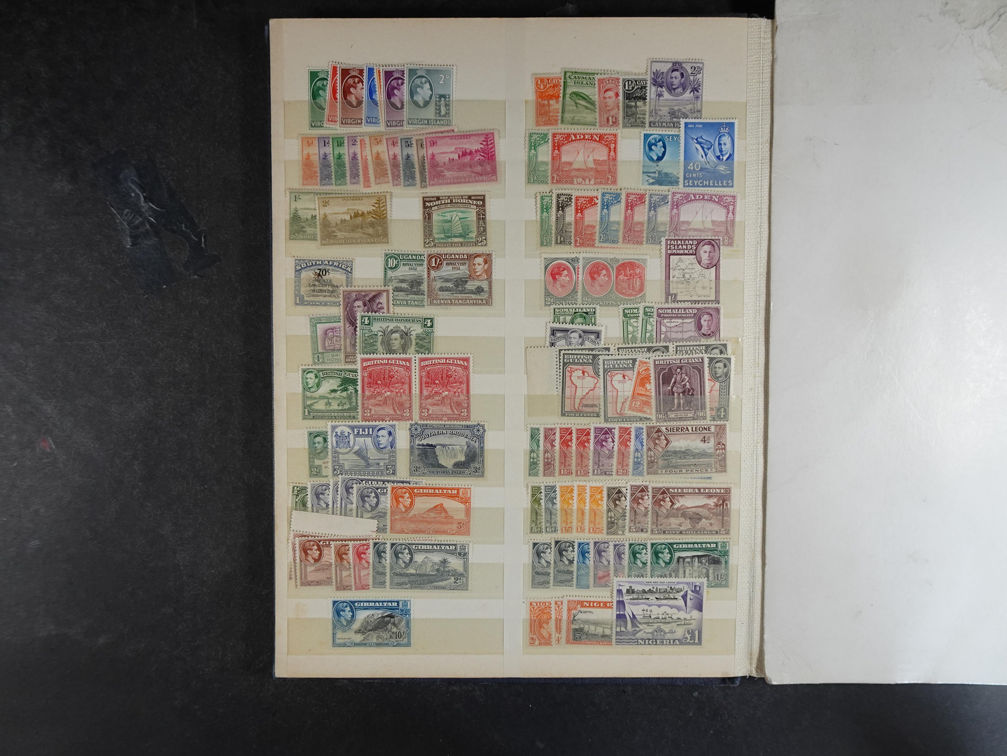 Prachtige stock veel George VI en Elizabeth II.
1e plakker, zeer veel complete series.
Mooi materiaal. 2