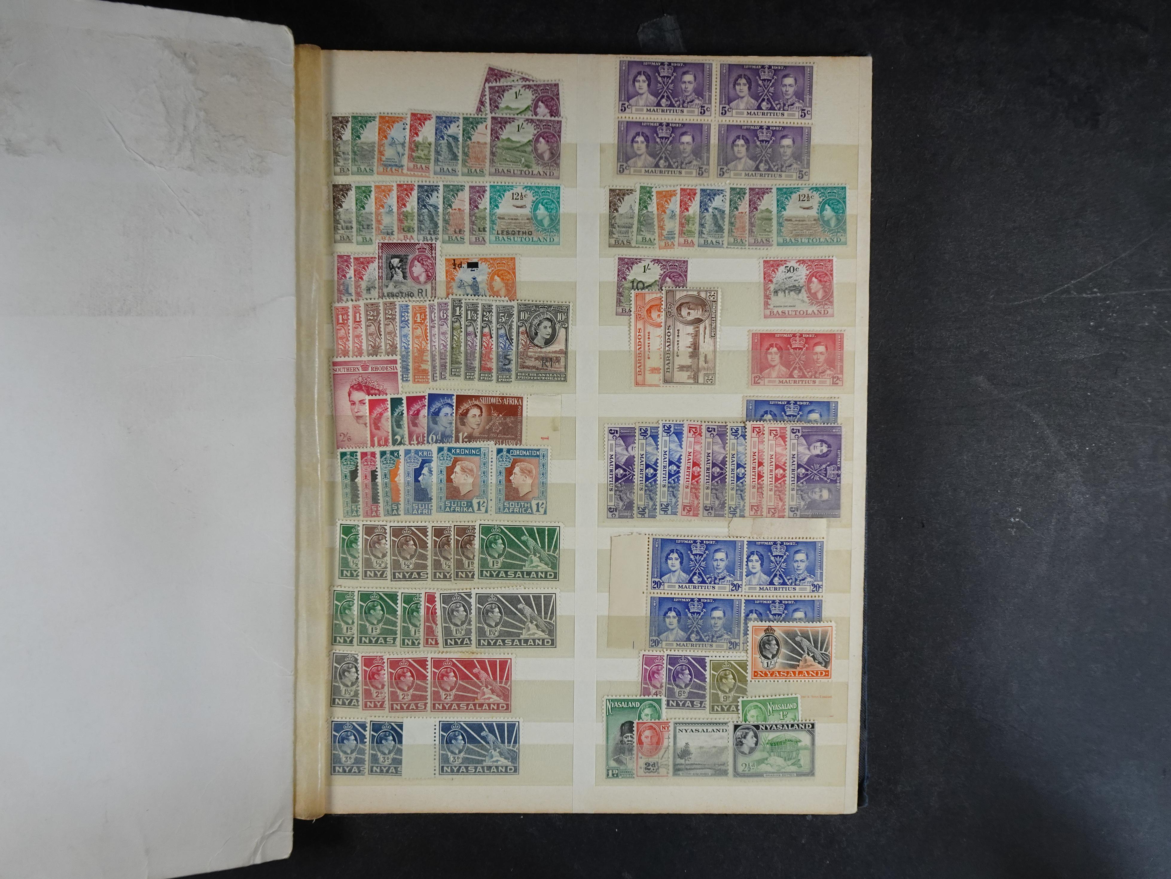 Prachtige stock veel George VI en Elizabeth II.
1e plakker, zeer veel complete series.
Mooi materiaal. 7