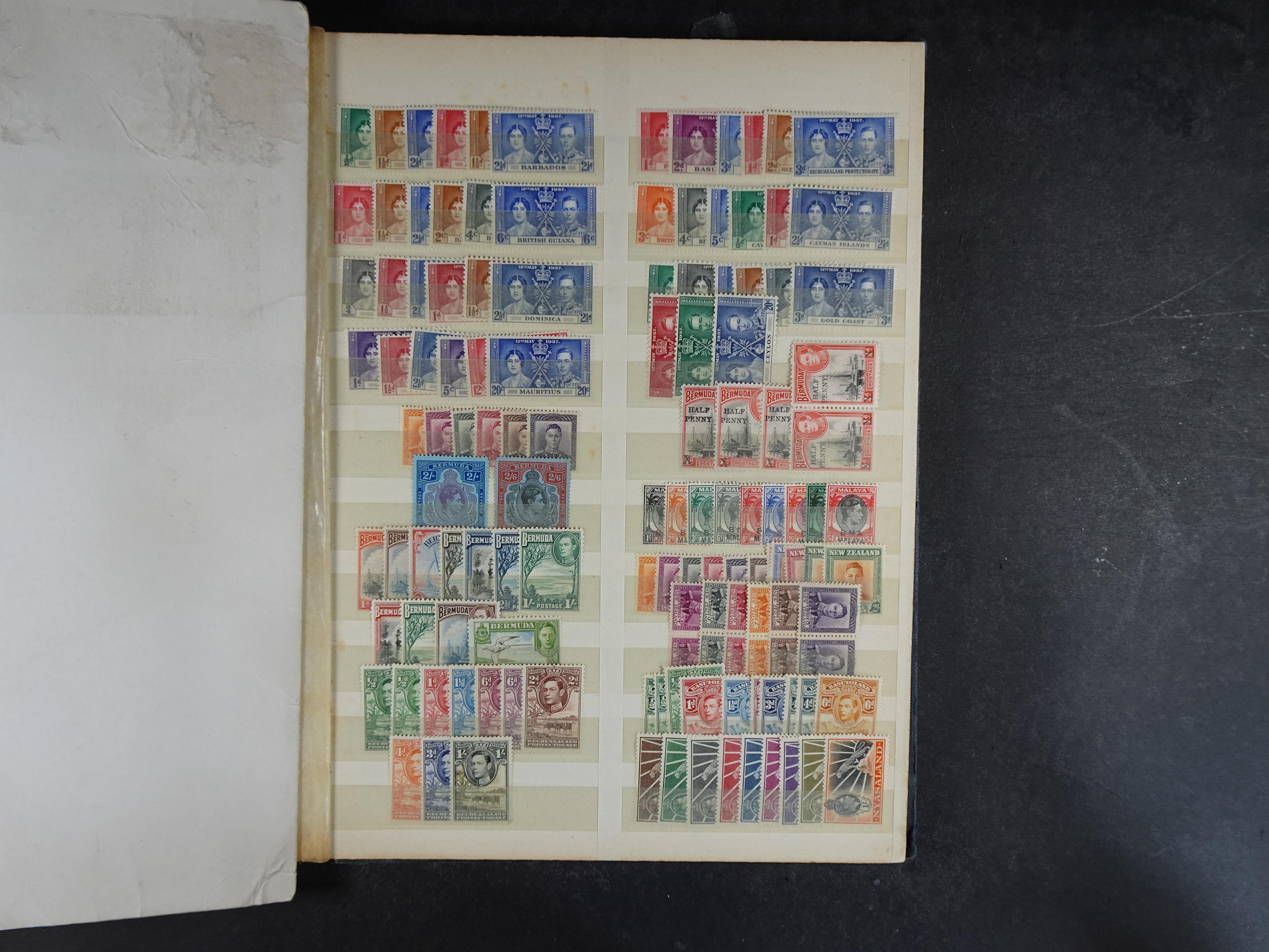 Prachtige stock veel George VI en Elizabeth II.
1e plakker, zeer veel complete series.
Mooi materiaal. 9