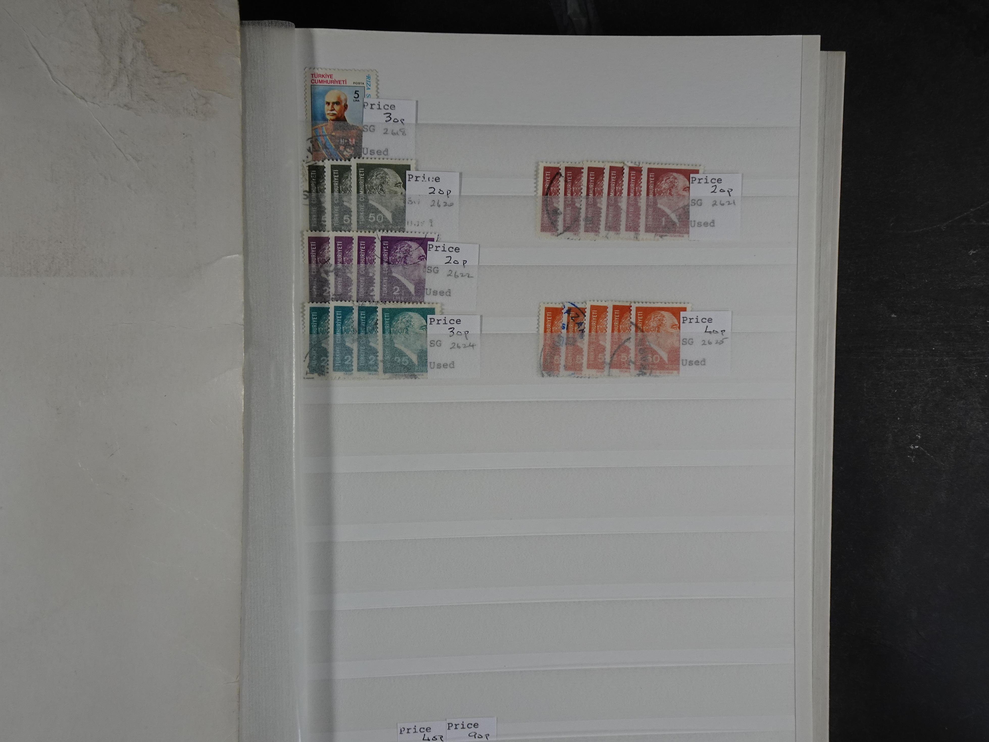 Mooie gebruikte stock met veel beter materiaal.
Hoge cat waarde. 109