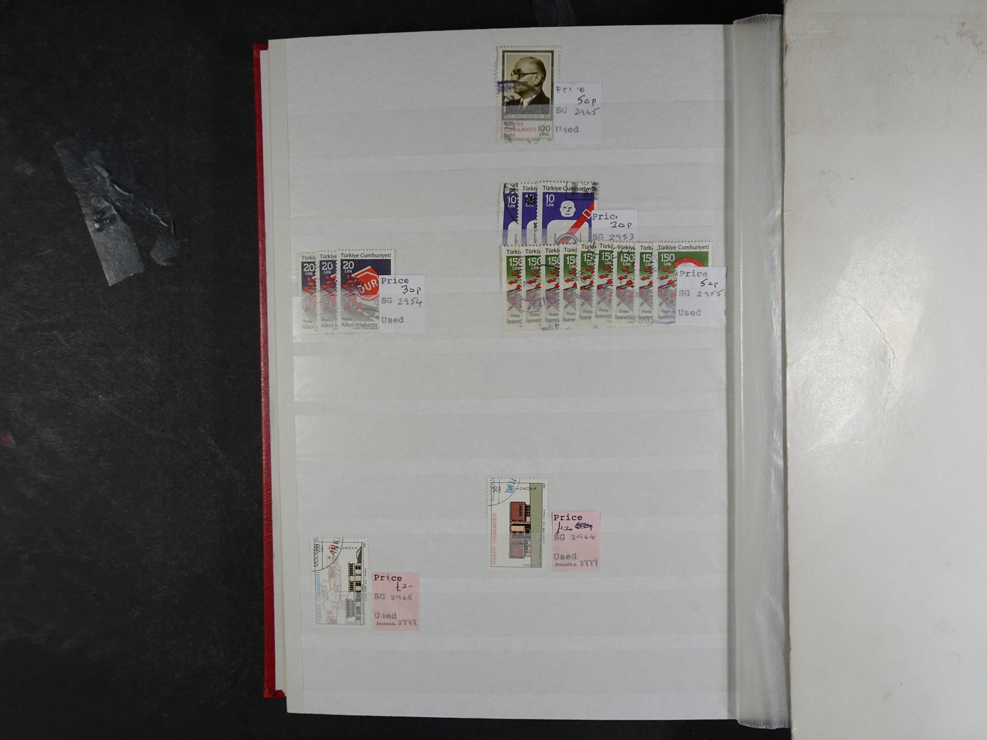 Mooie gebruikte stock met veel beter materiaal.
Hoge cat waarde. 124