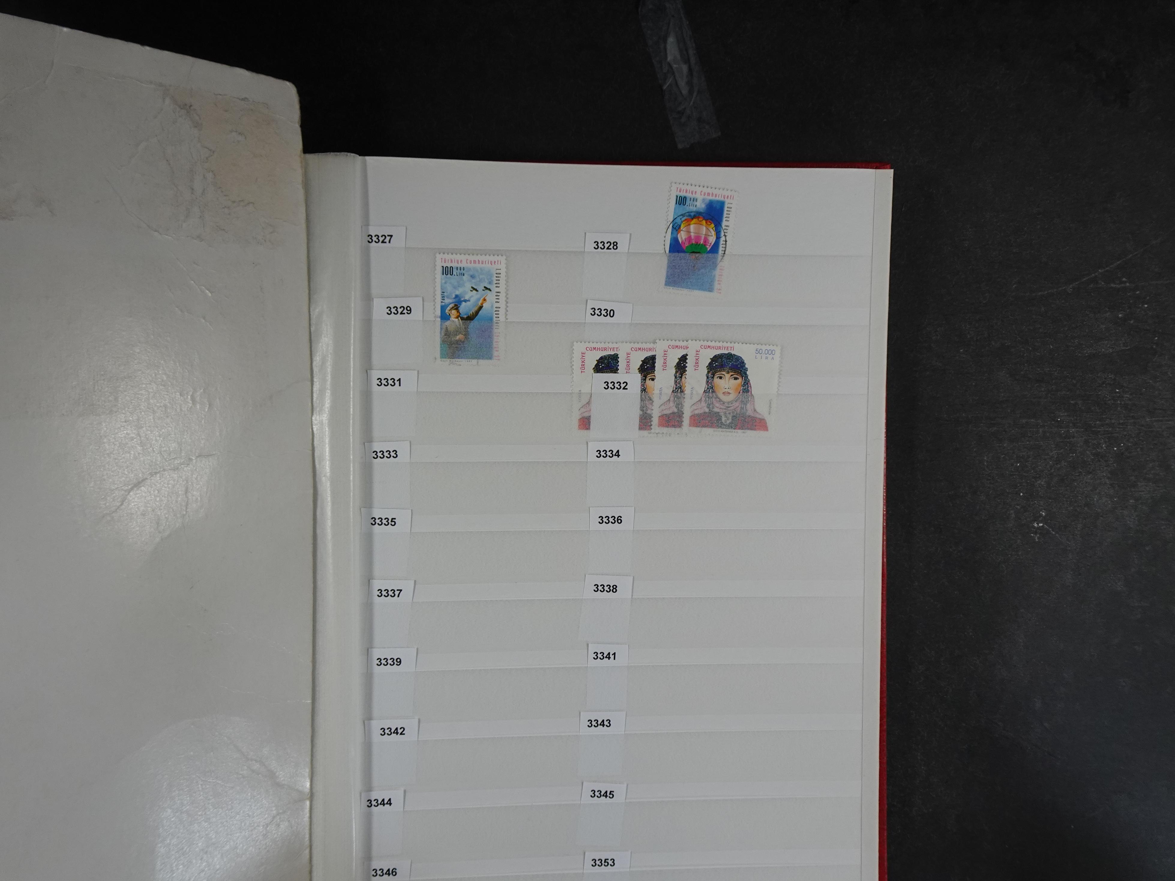 Mooie gebruikte stock met veel beter materiaal.
Hoge cat waarde. 139