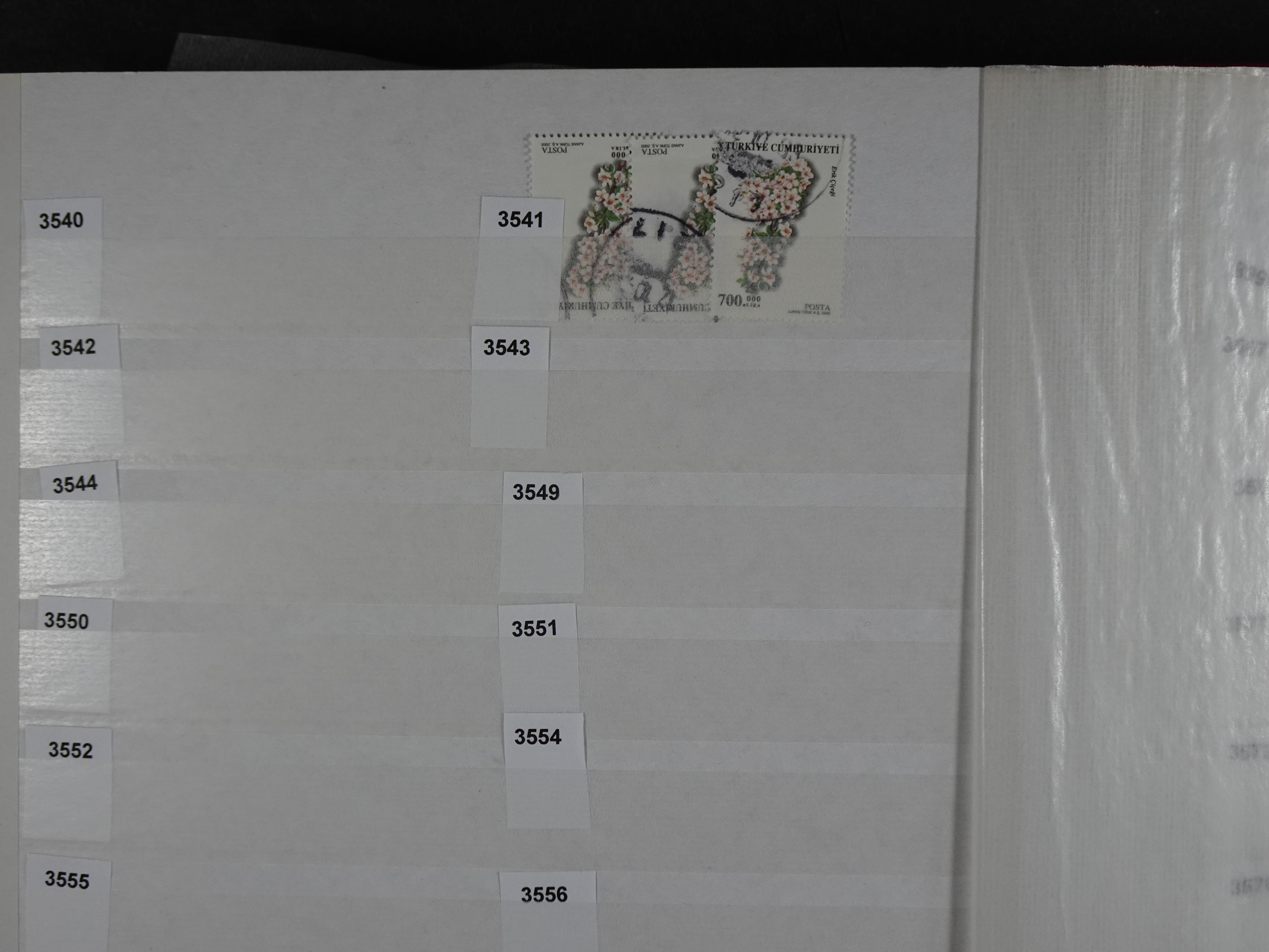 Mooie gebruikte stock met veel beter materiaal.
Hoge cat waarde. 149