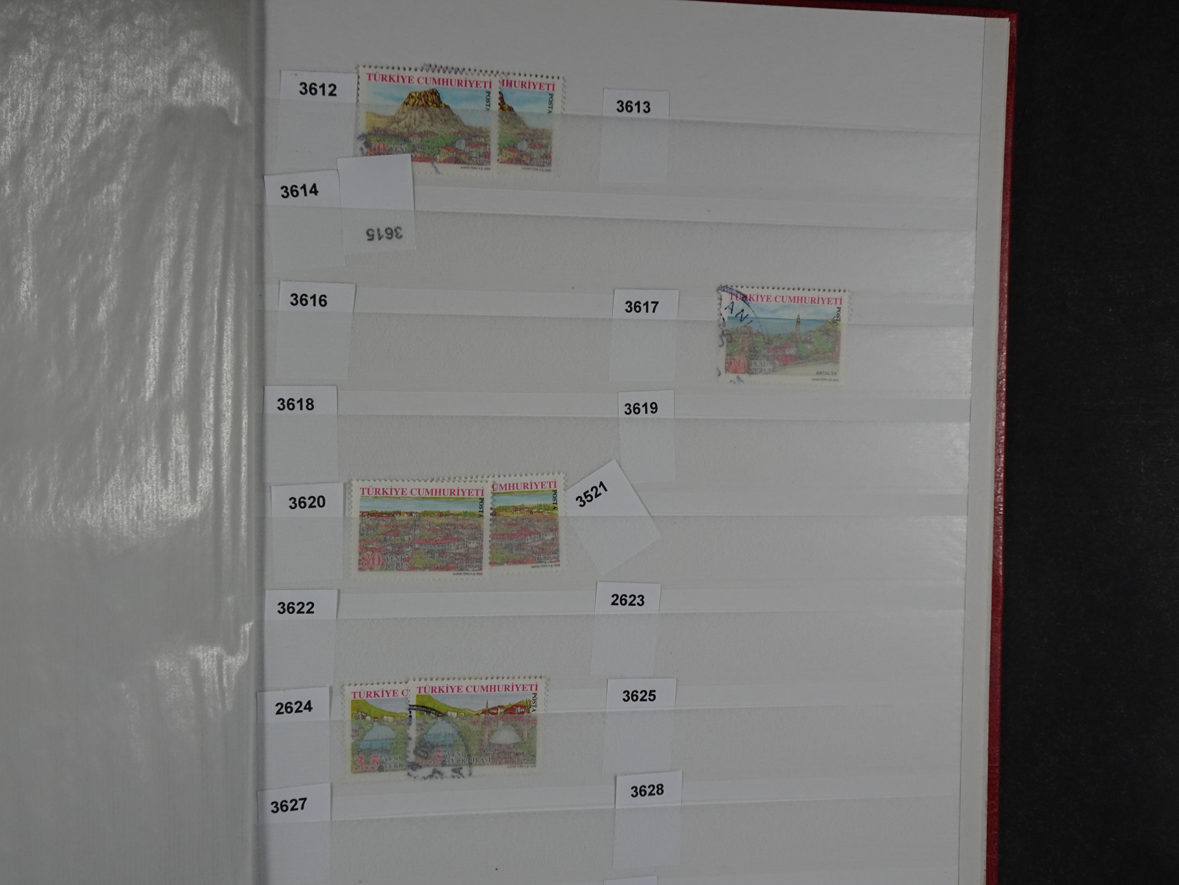 Mooie gebruikte stock met veel beter materiaal.
Hoge cat waarde. 155