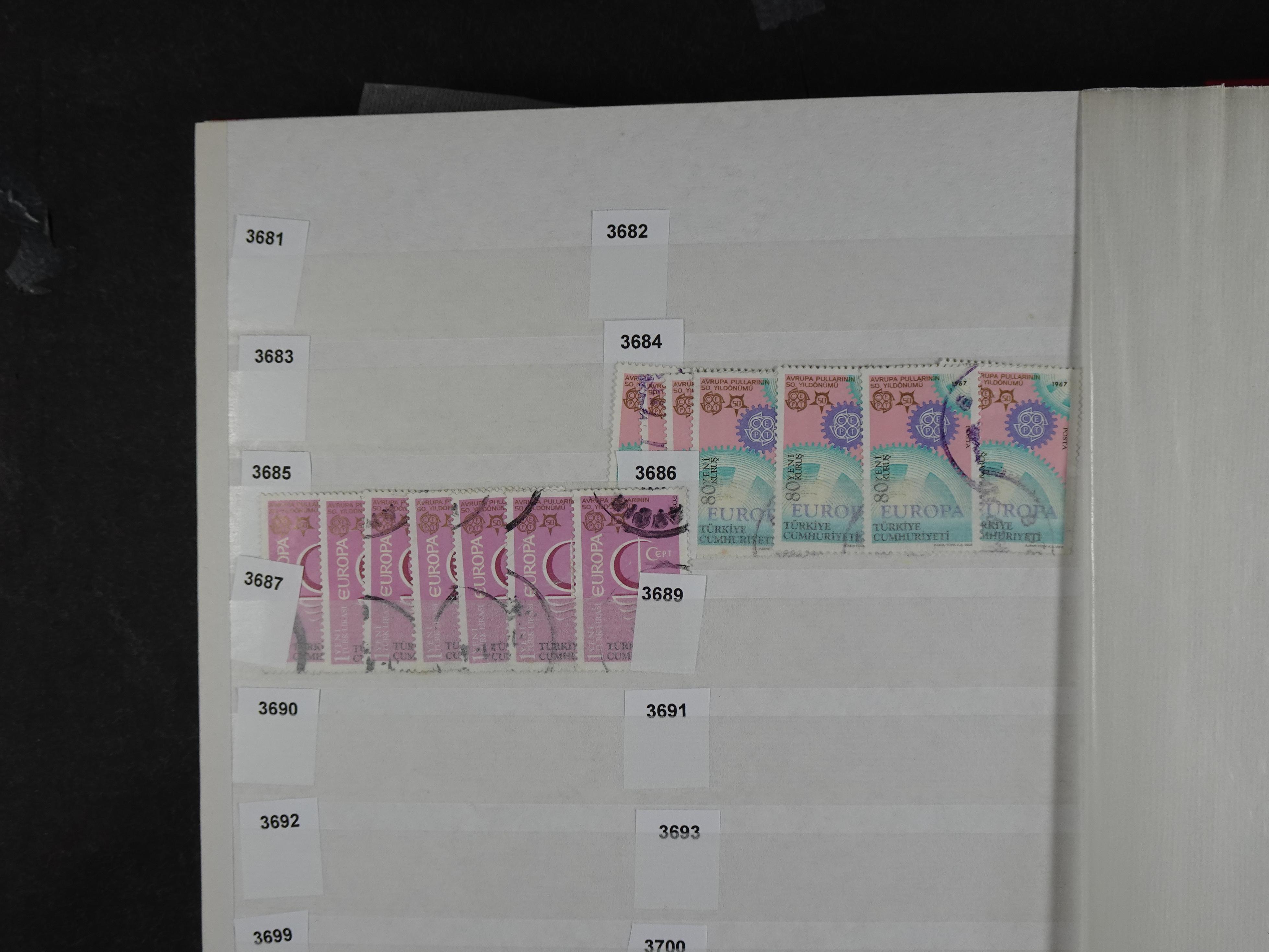 Mooie gebruikte stock met veel beter materiaal.
Hoge cat waarde. 159