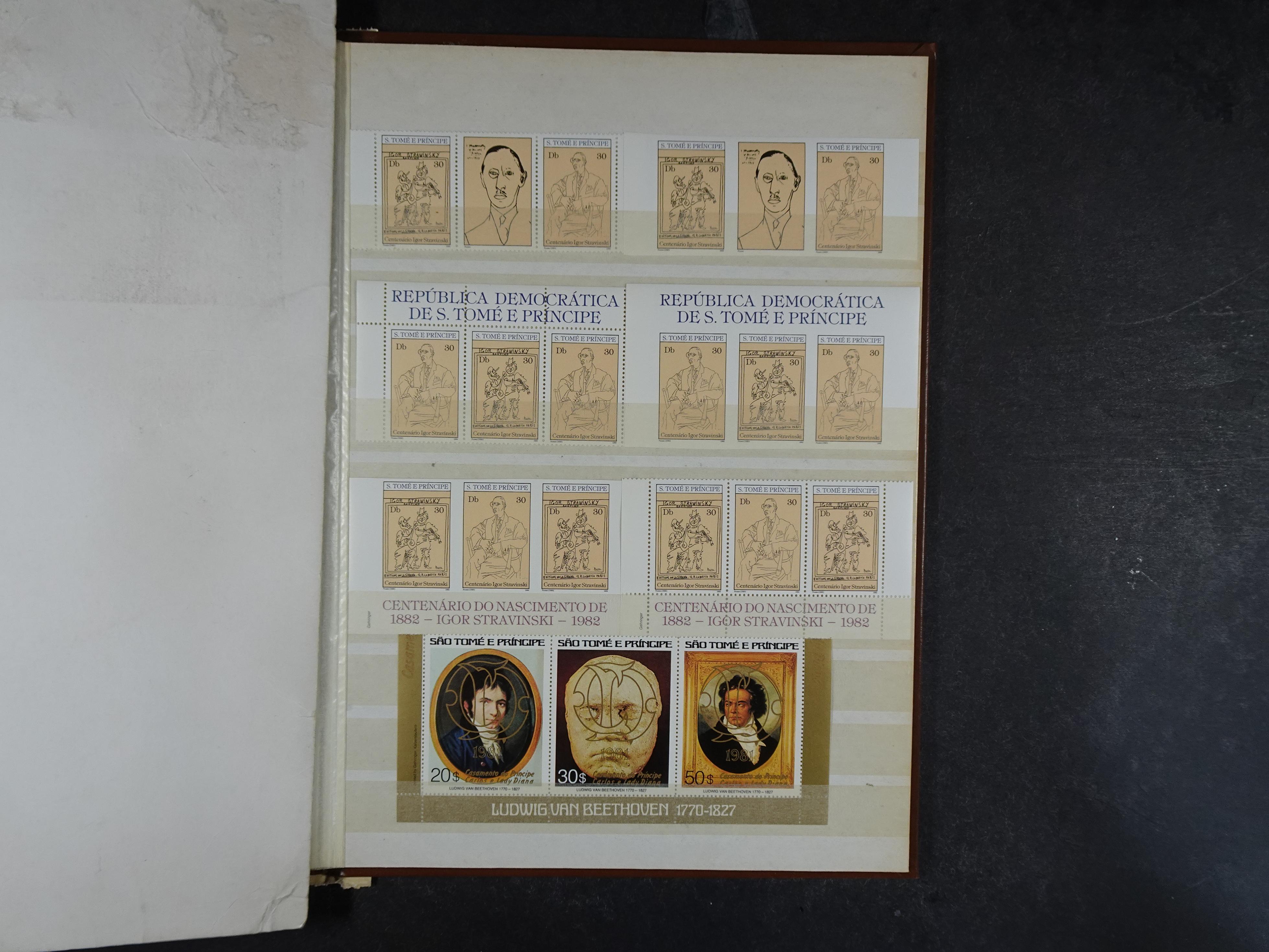 Mooie verzameling met ongetand.
Veel motief. 7