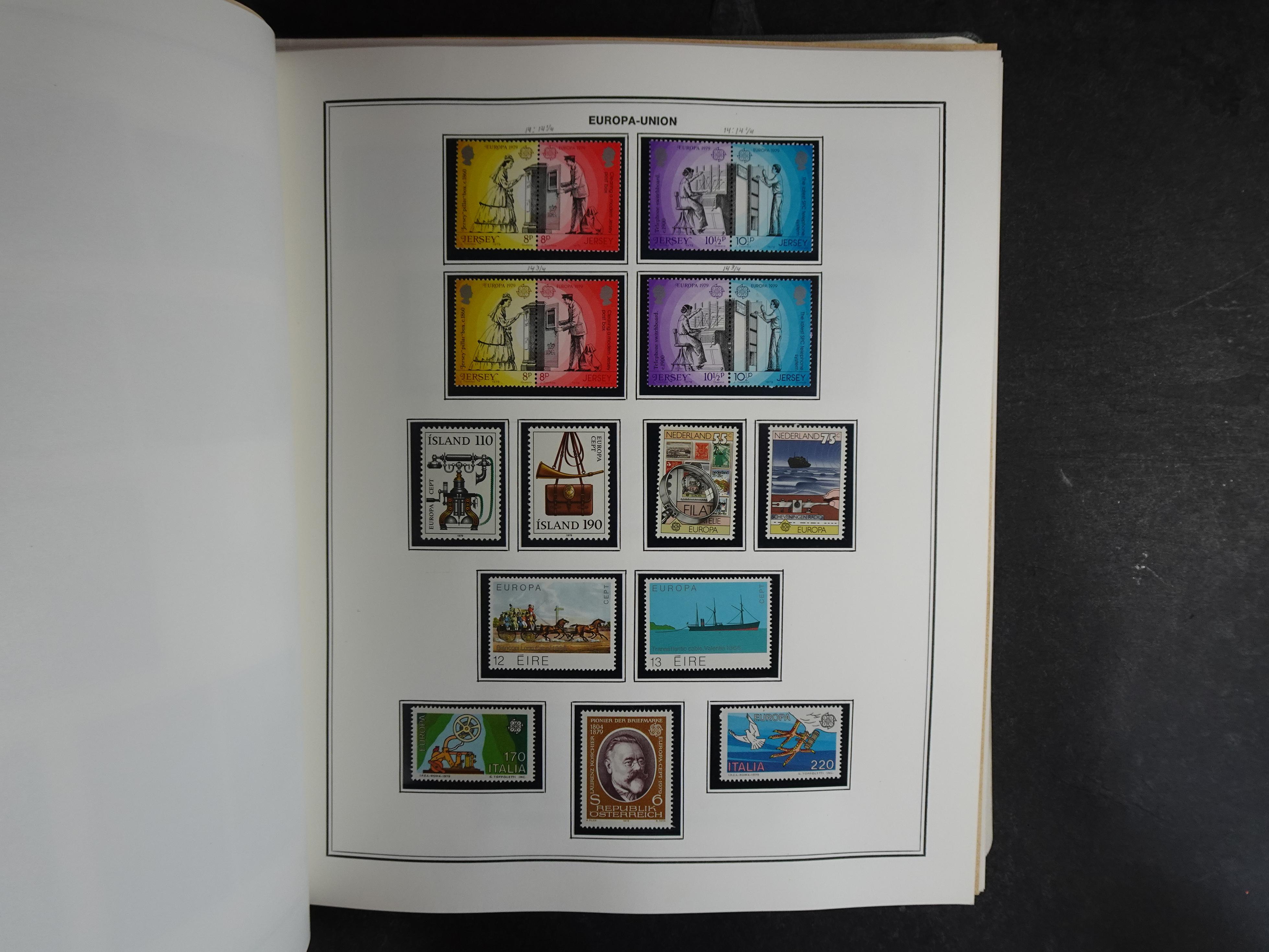 Ook meelopers, etc.
Zowel gestempeld als postfris.
Ca € 5500.- 
Cat waarde. 3