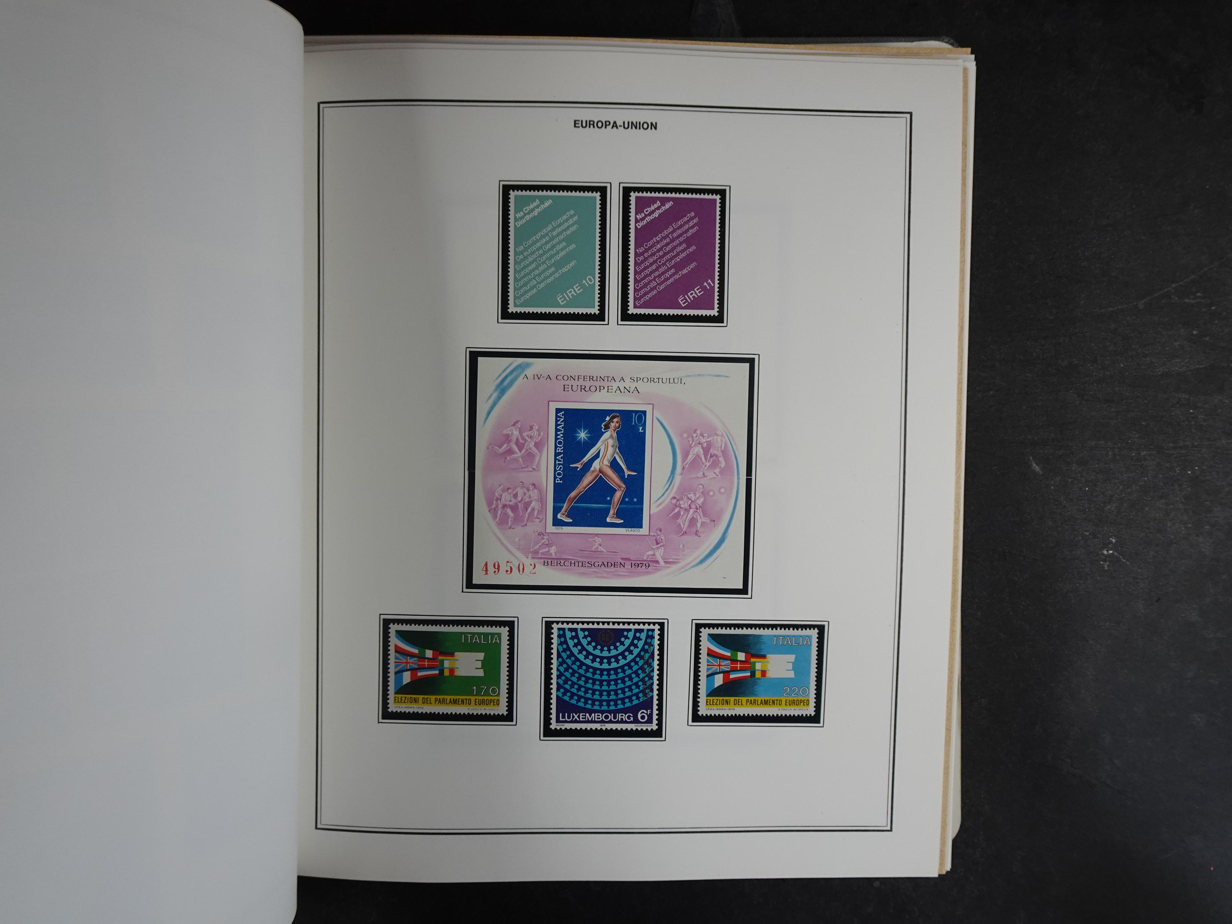 Ook meelopers, etc.
Zowel gestempeld als postfris.
Ca € 5500.- 
Cat waarde. 16