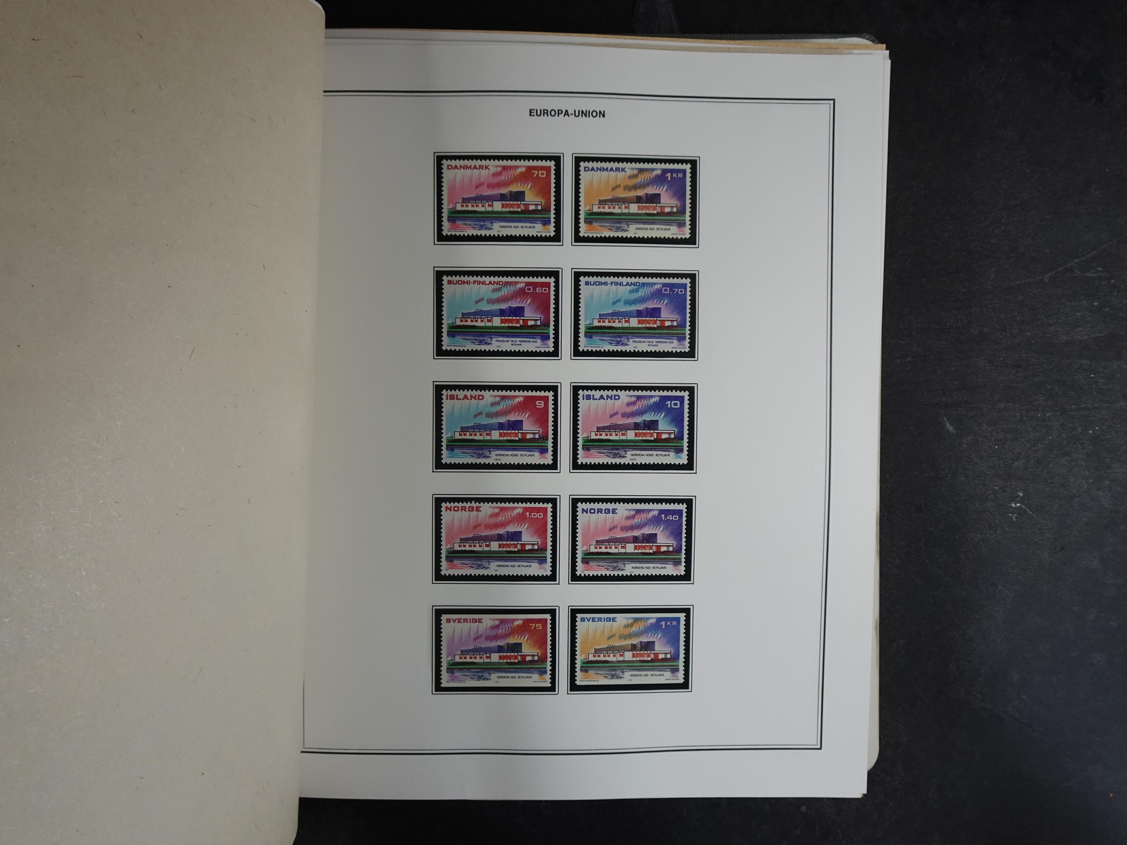 Ook meelopers, etc.
Zowel gestempeld als postfris.
Ca € 5500.- 
Cat waarde. 25