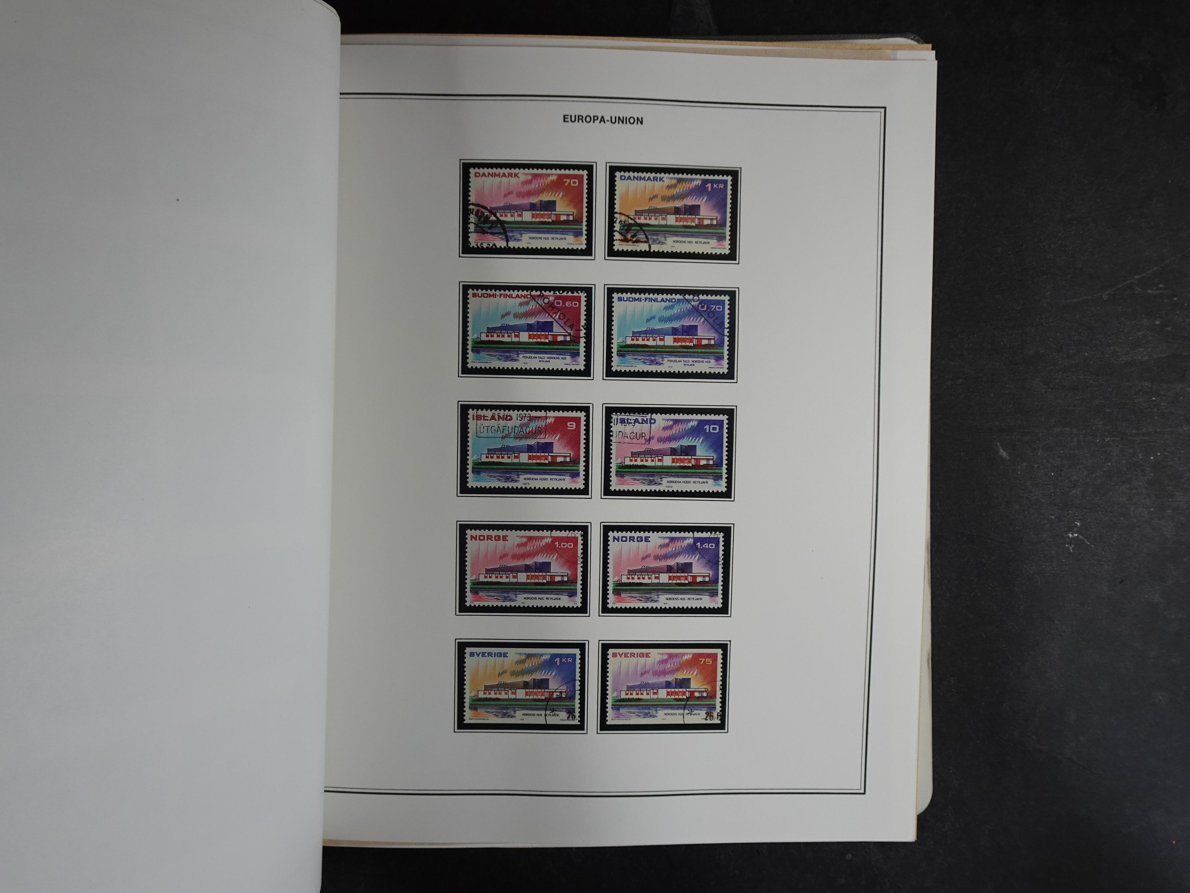 Ook meelopers, etc.
Zowel gestempeld als postfris.
Ca € 5500.- 
Cat waarde. 26