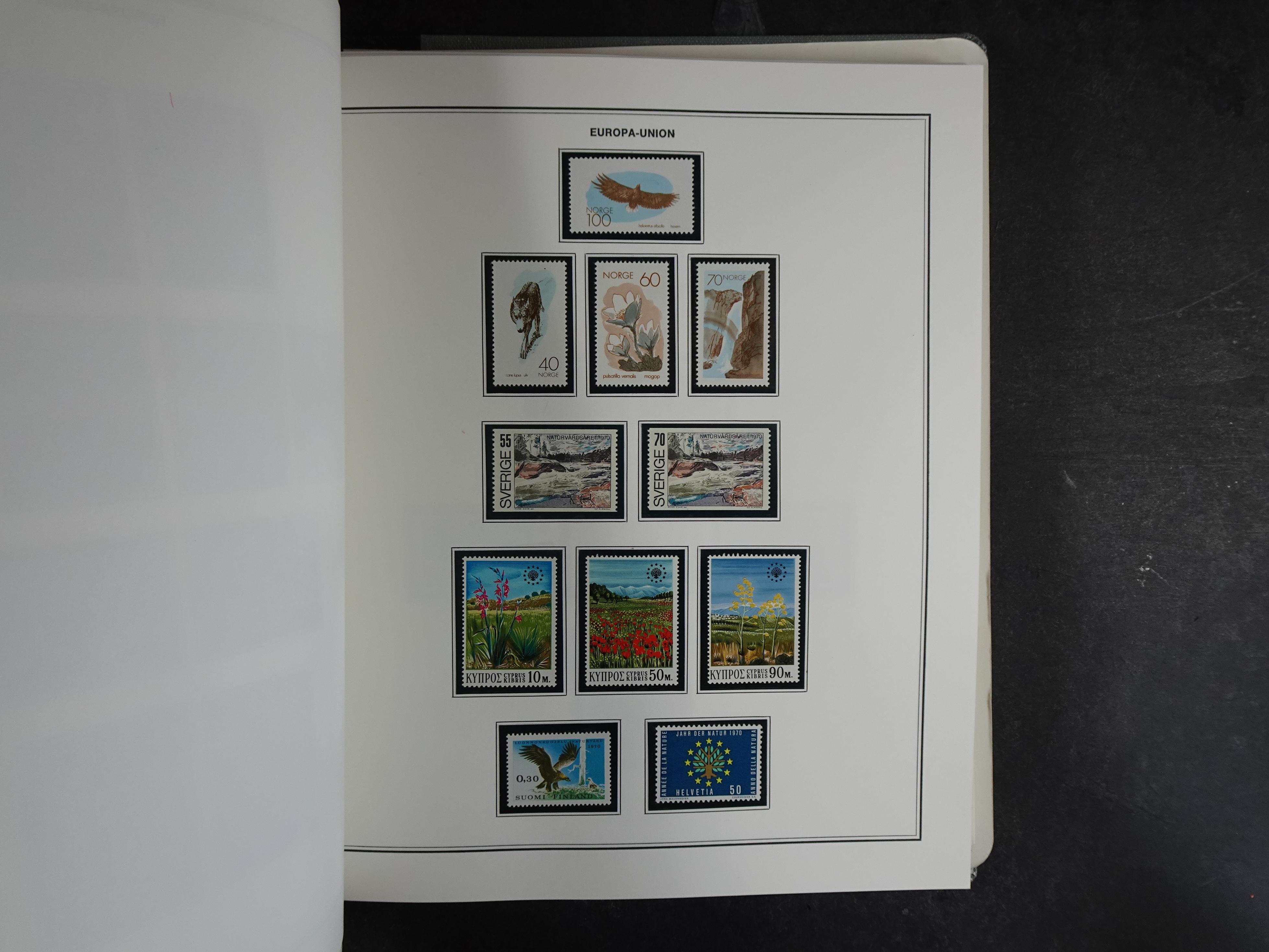 Ook meelopers, etc.
Zowel gestempeld als postfris.
Ca € 5500.- 
Cat waarde. 35