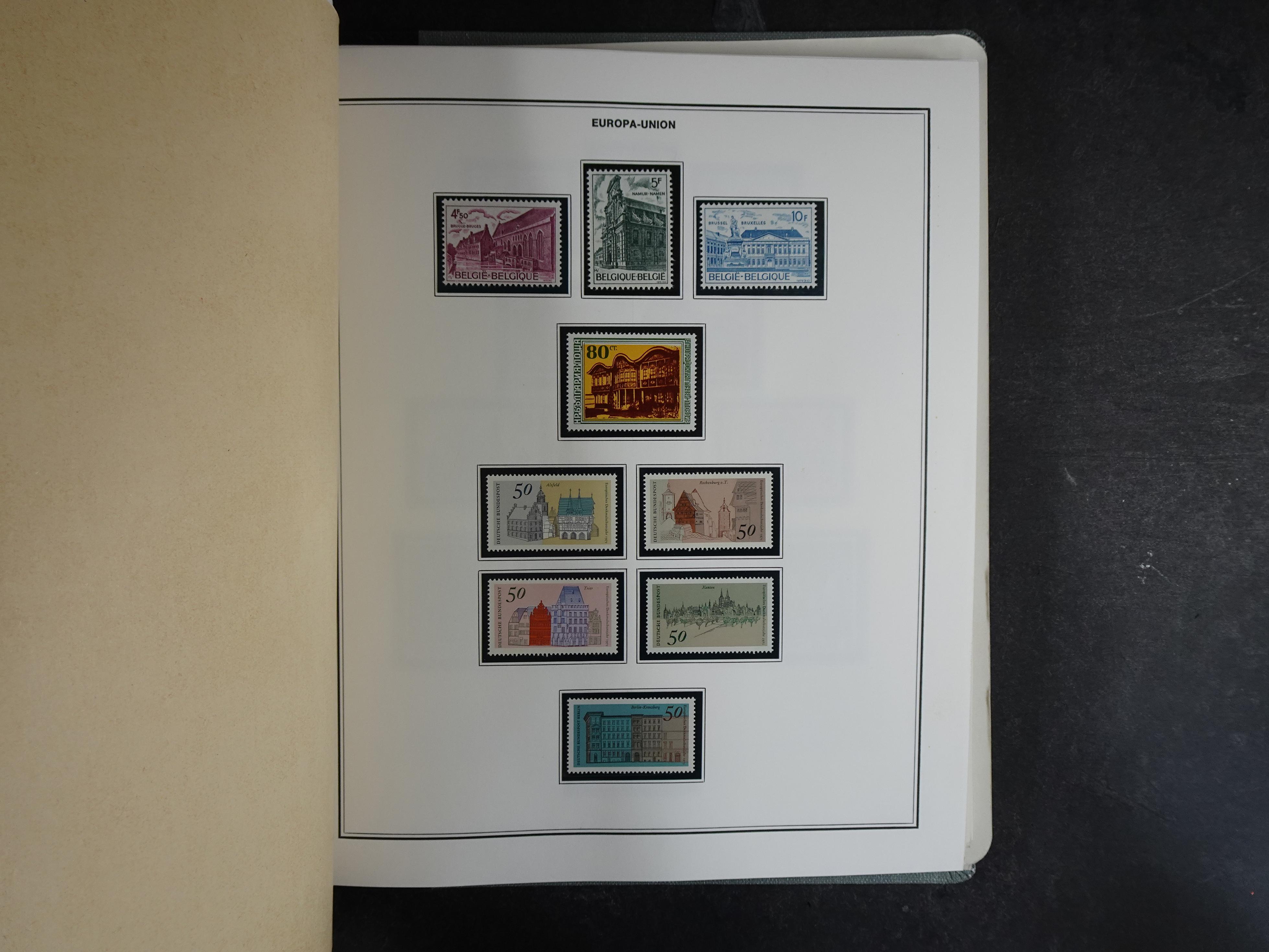 Ook meelopers, etc.
Zowel gestempeld als postfris.
Ca € 5500.- 
Cat waarde. 40