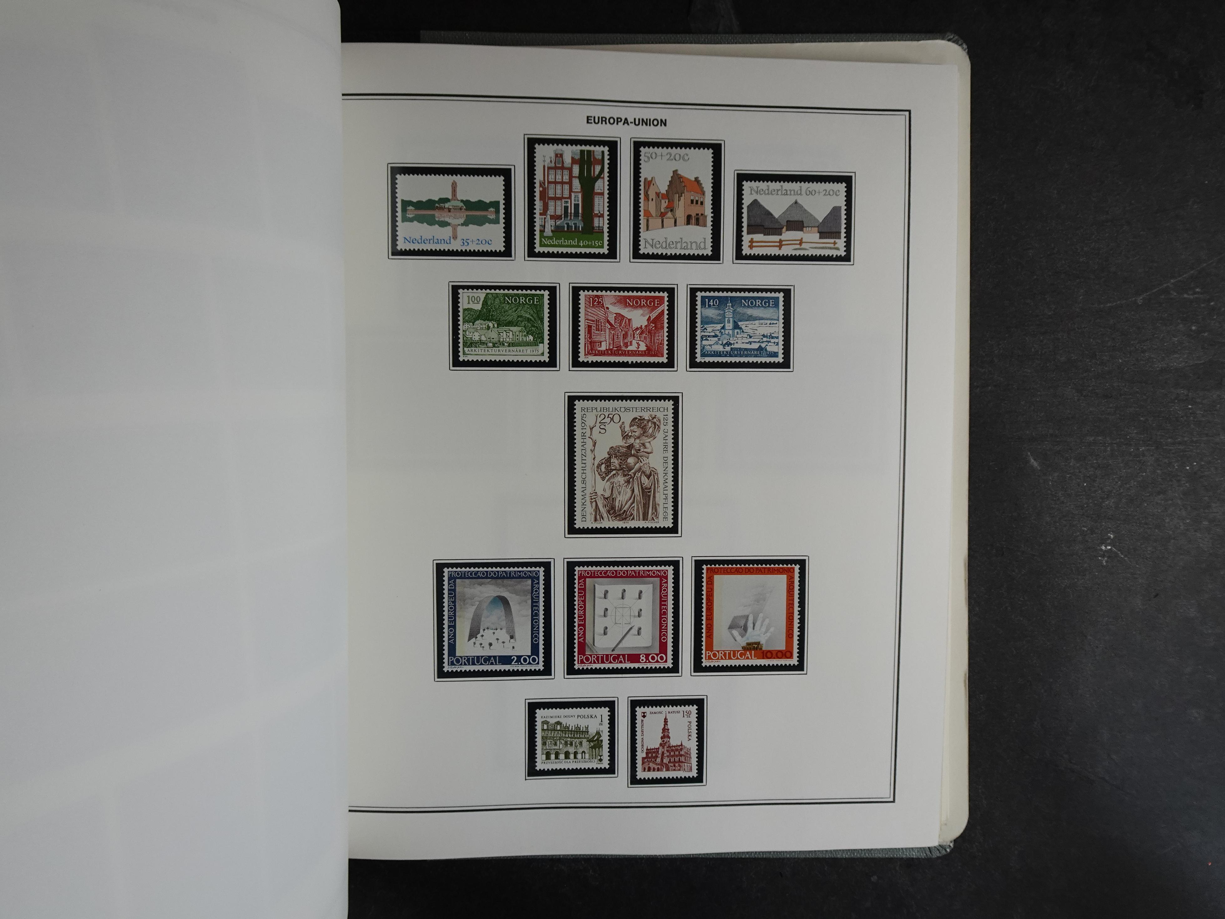 Ook meelopers, etc.
Zowel gestempeld als postfris.
Ca € 5500.- 
Cat waarde. 43