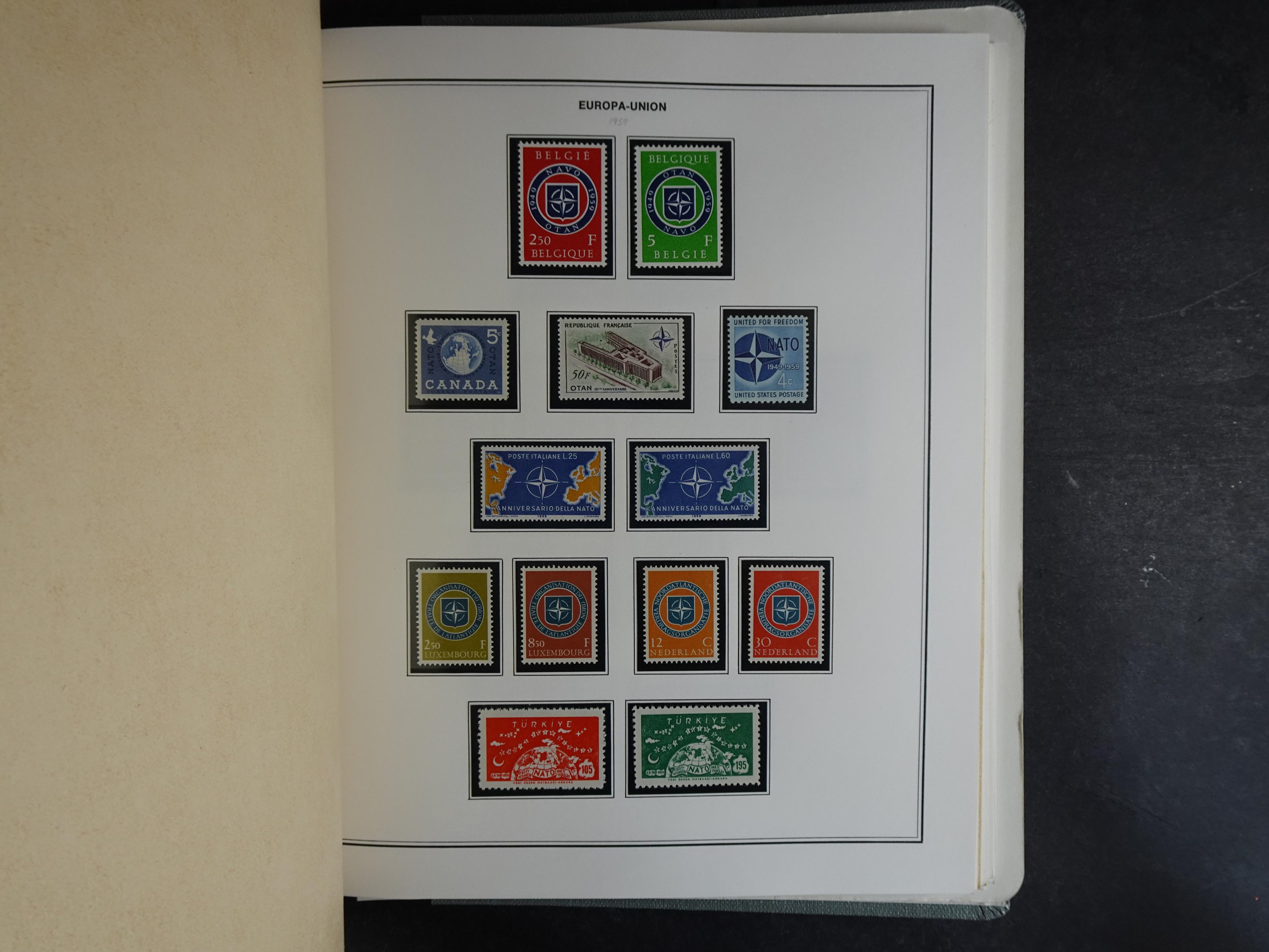 Ook meelopers, etc.
Zowel gestempeld als postfris.
Ca € 5500.- 
Cat waarde. 60