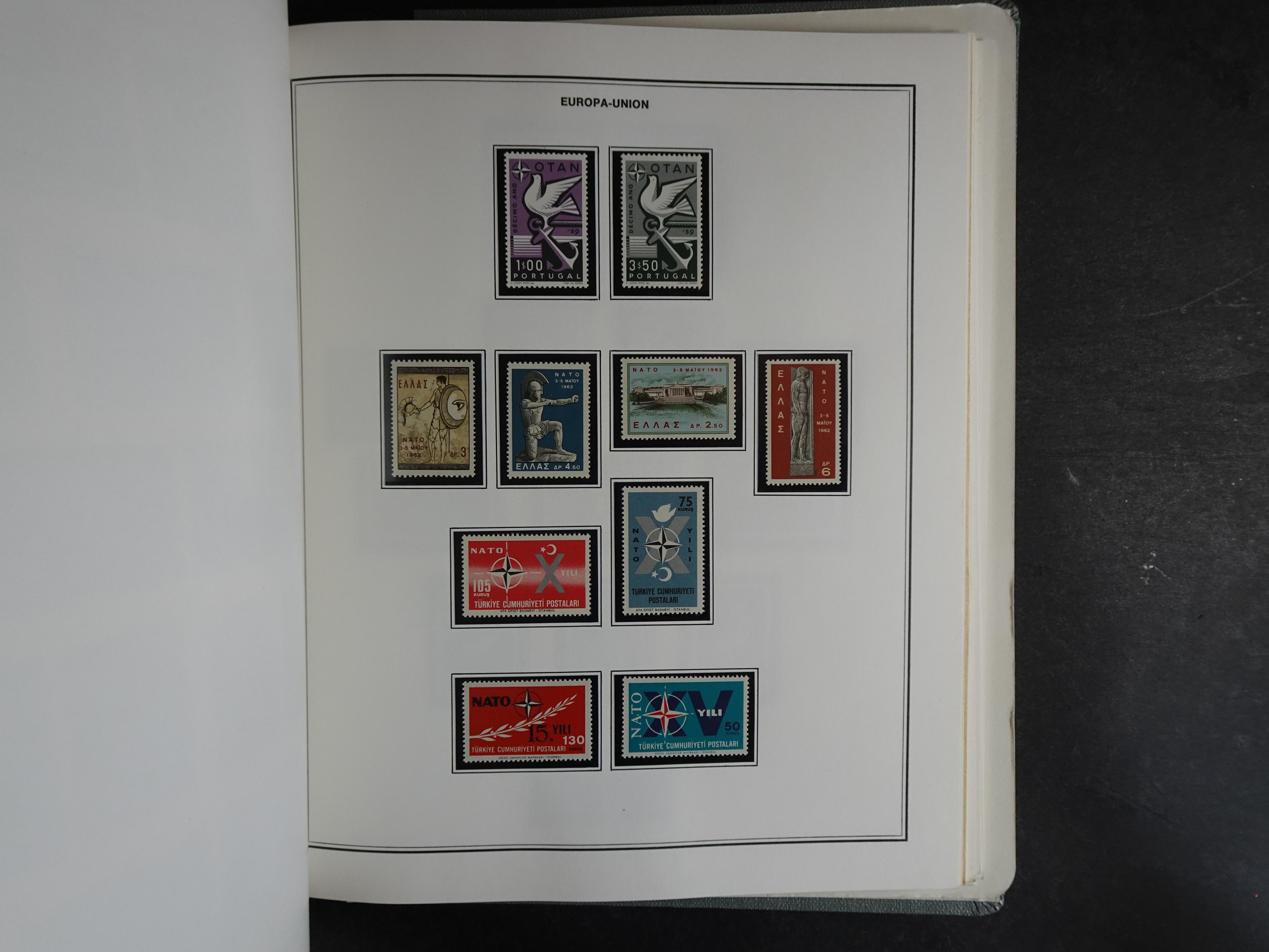 Ook meelopers, etc.
Zowel gestempeld als postfris.
Ca € 5500.- 
Cat waarde. 61