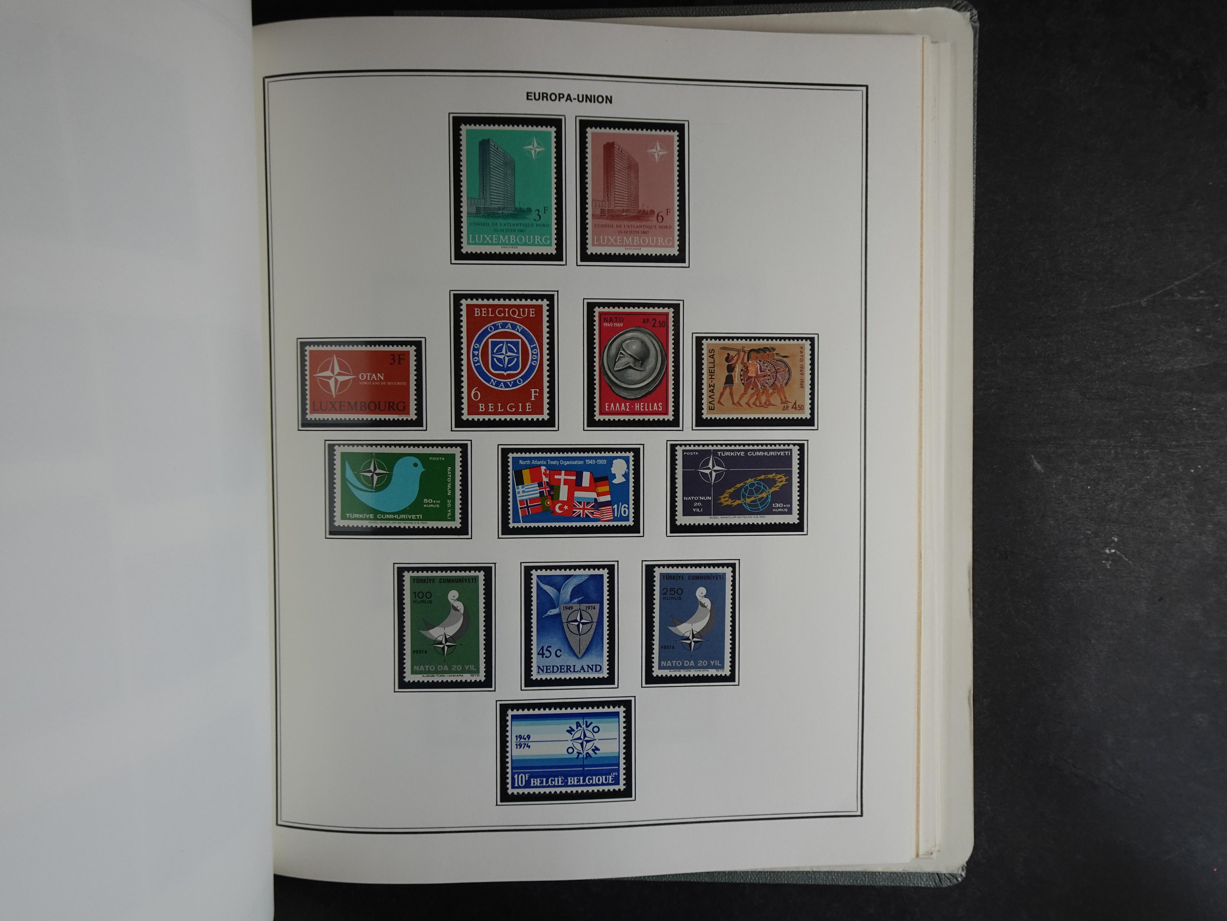 Ook meelopers, etc.
Zowel gestempeld als postfris.
Ca € 5500.- 
Cat waarde. 62