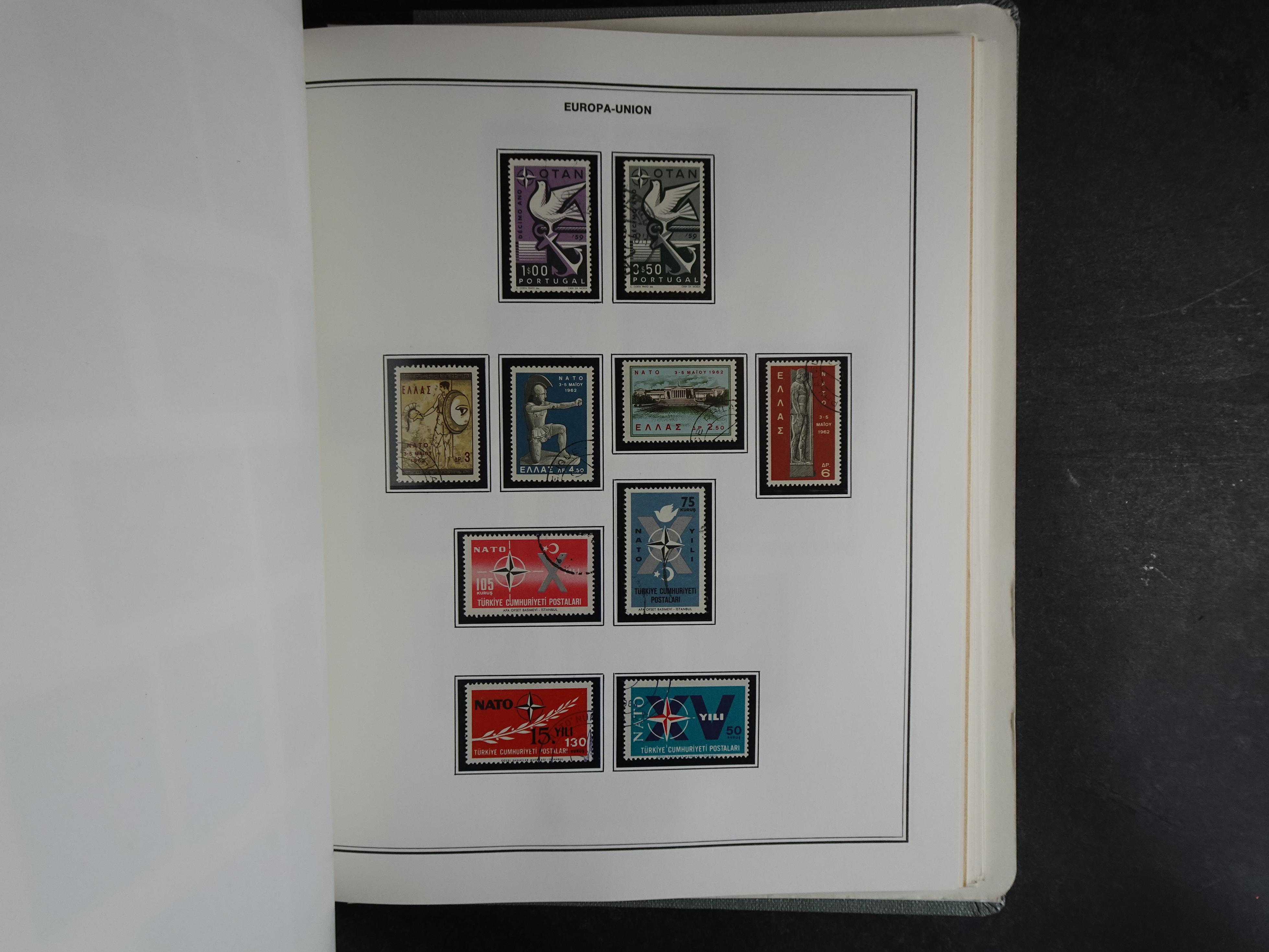 Ook meelopers, etc.
Zowel gestempeld als postfris.
Ca € 5500.- 
Cat waarde. 66