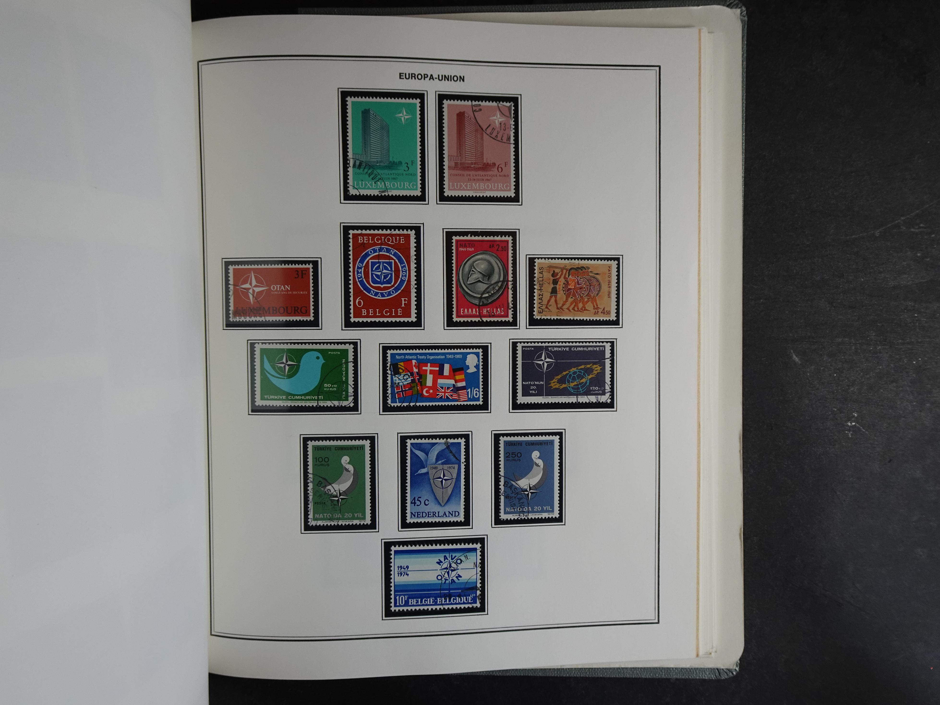 Ook meelopers, etc.
Zowel gestempeld als postfris.
Ca € 5500.- 
Cat waarde. 67