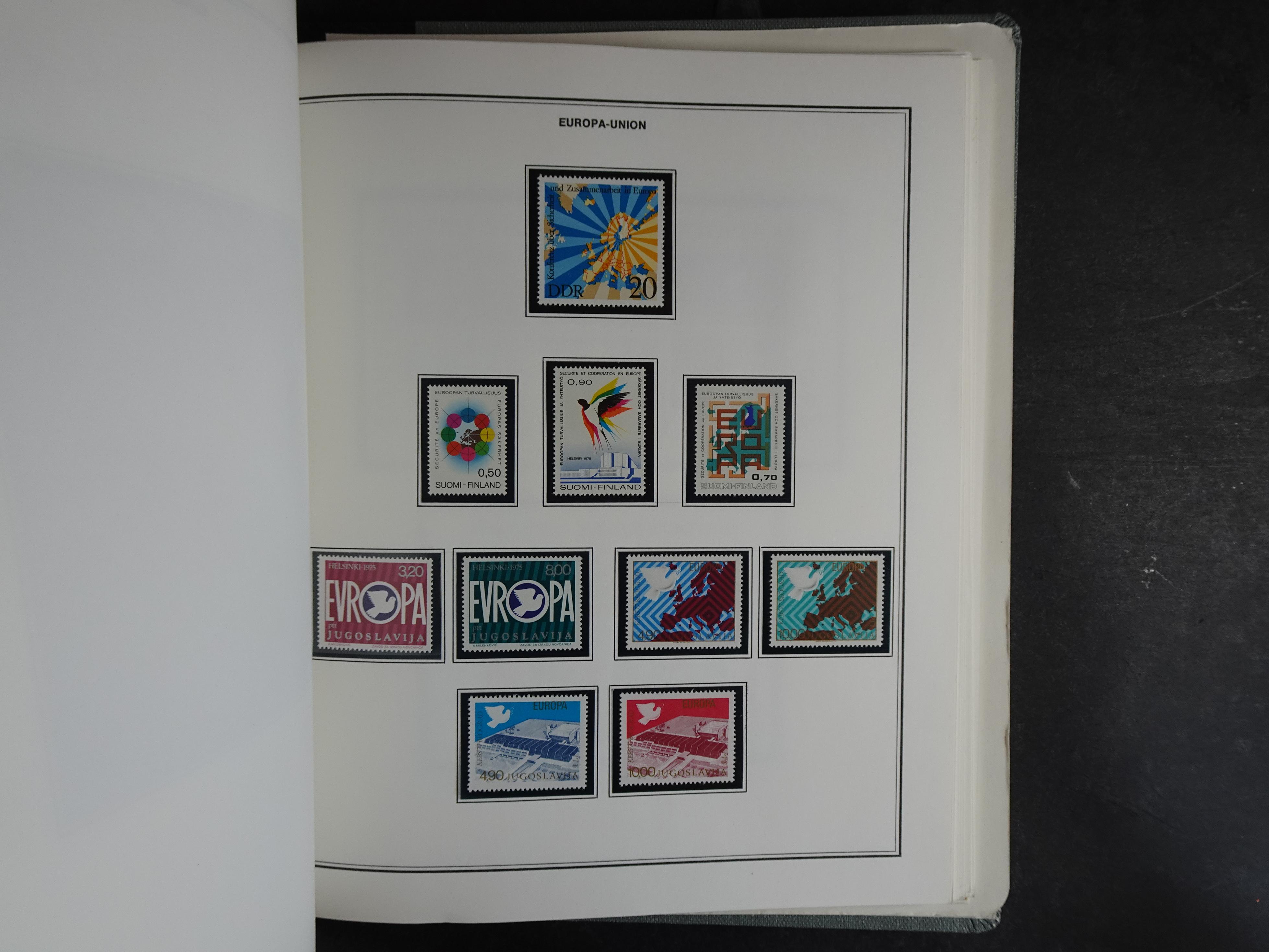 Ook meelopers, etc.
Zowel gestempeld als postfris.
Ca € 5500.- 
Cat waarde. 70