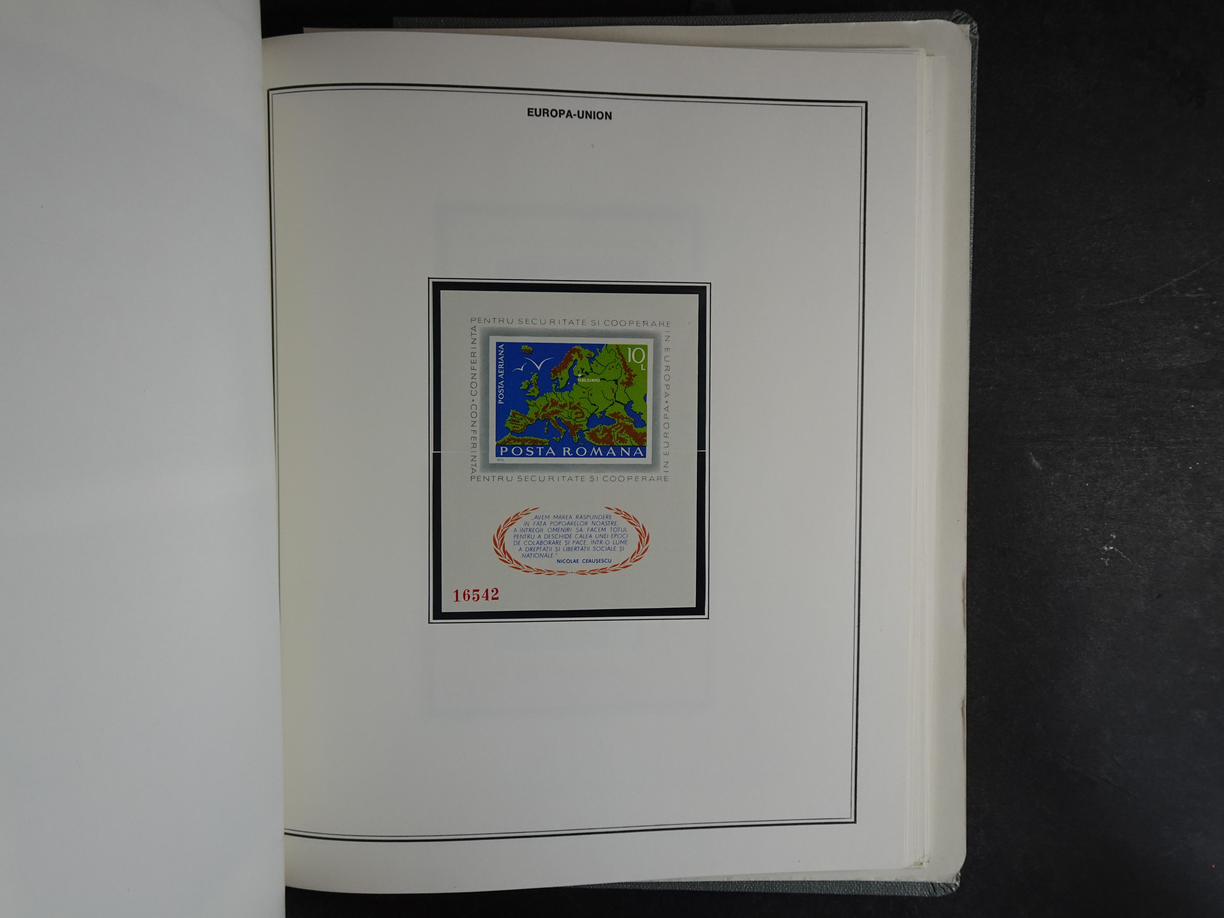 Ook meelopers, etc.
Zowel gestempeld als postfris.
Ca € 5500.- 
Cat waarde. 72