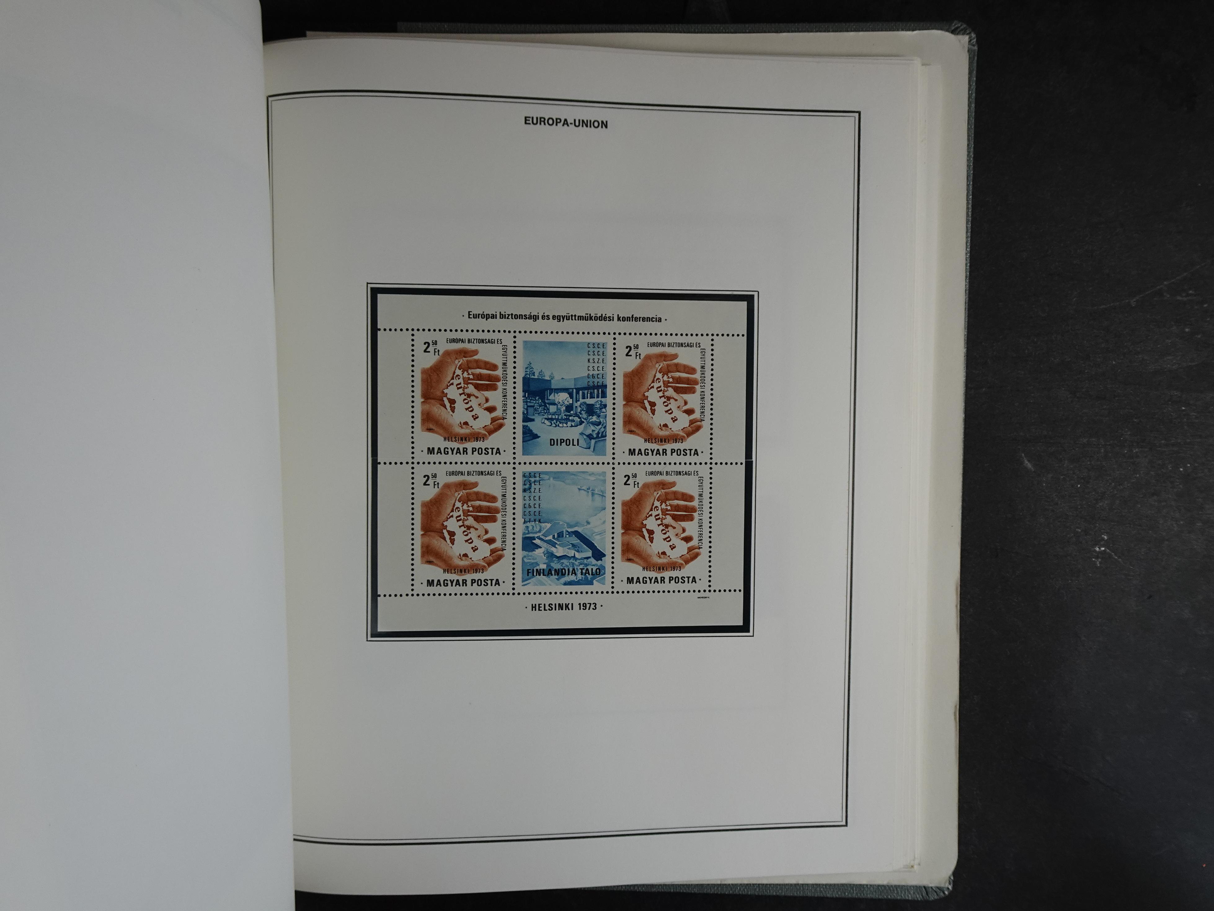 Ook meelopers, etc.
Zowel gestempeld als postfris.
Ca € 5500.- 
Cat waarde. 76