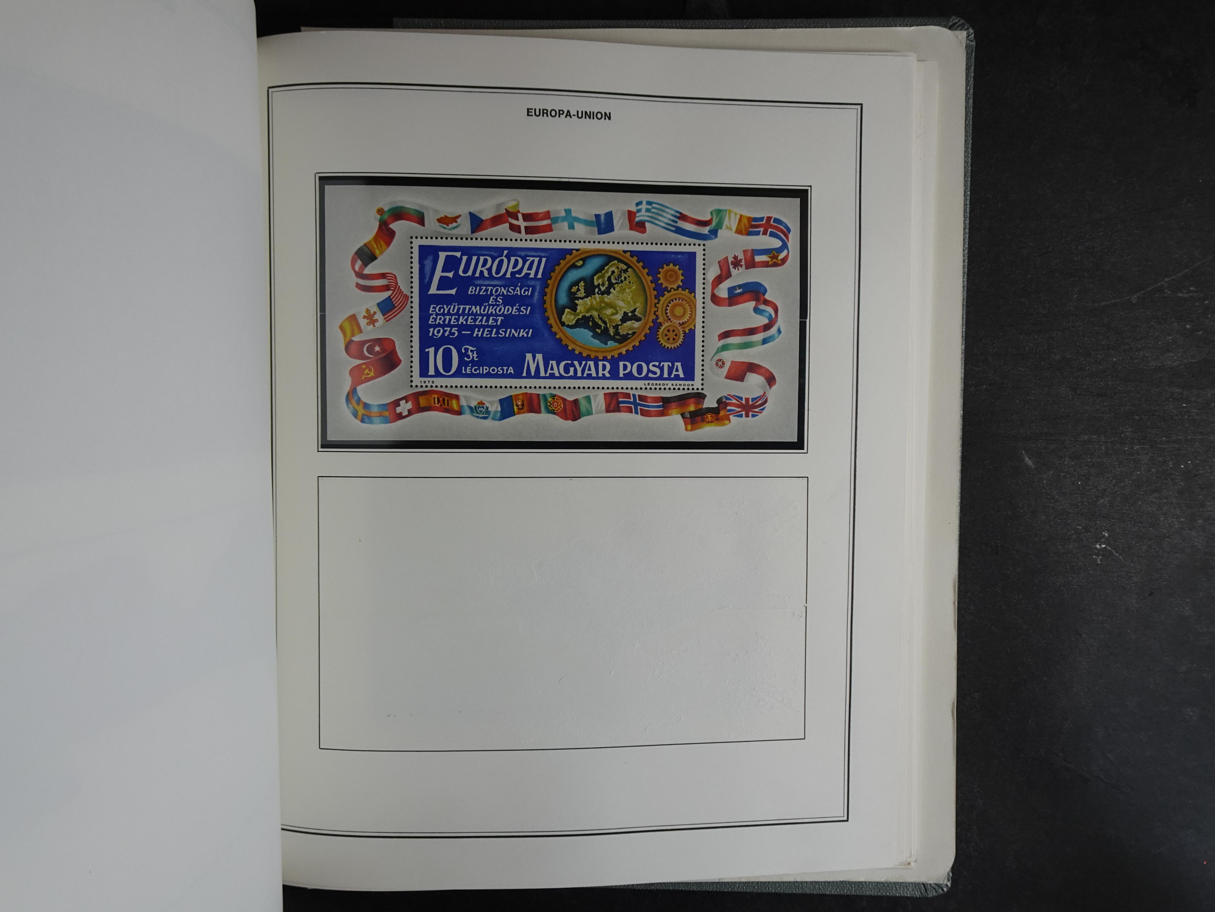 Ook meelopers, etc.
Zowel gestempeld als postfris.
Ca € 5500.- 
Cat waarde. 78