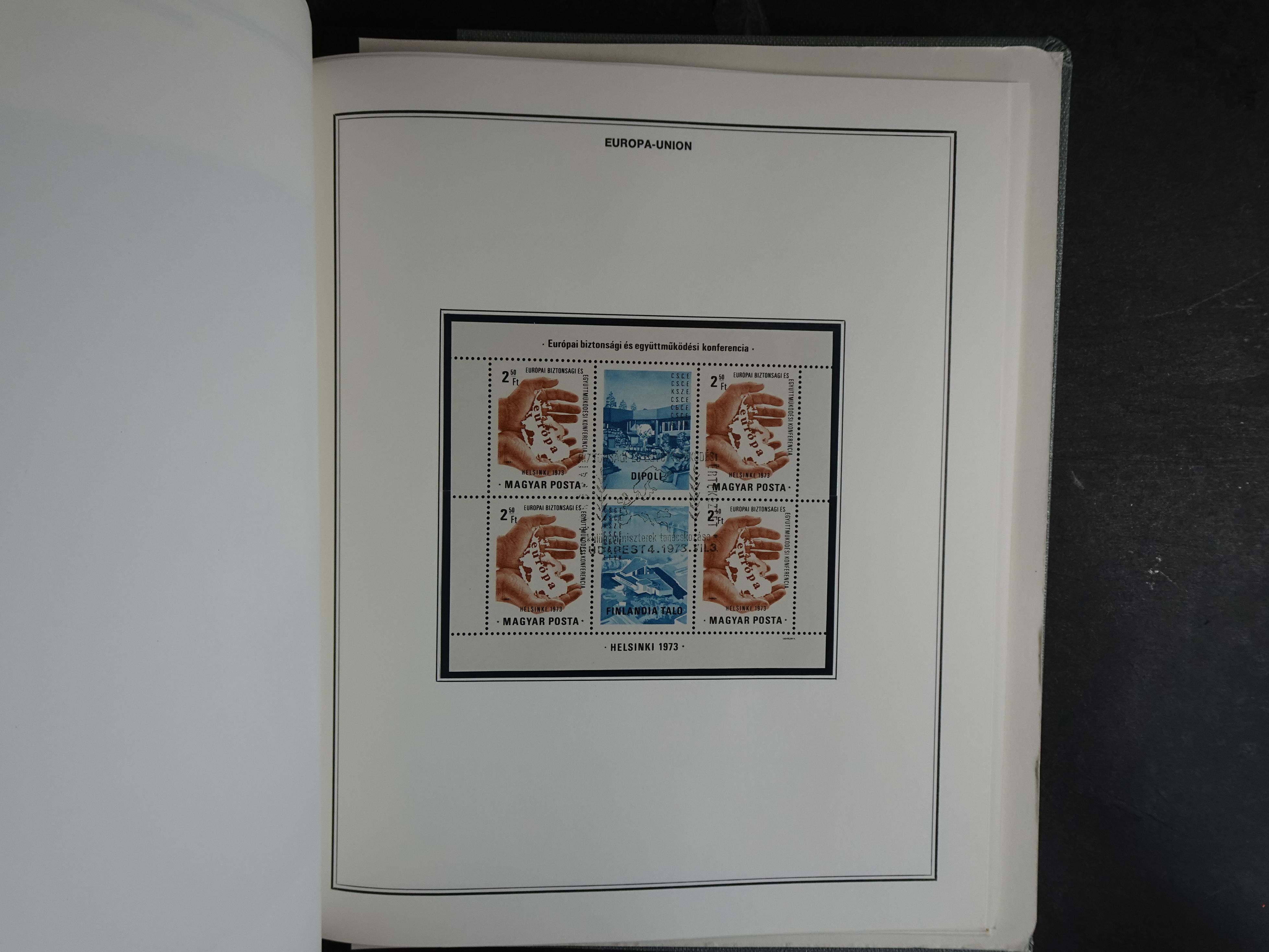 Ook meelopers, etc.
Zowel gestempeld als postfris.
Ca € 5500.- 
Cat waarde. 88