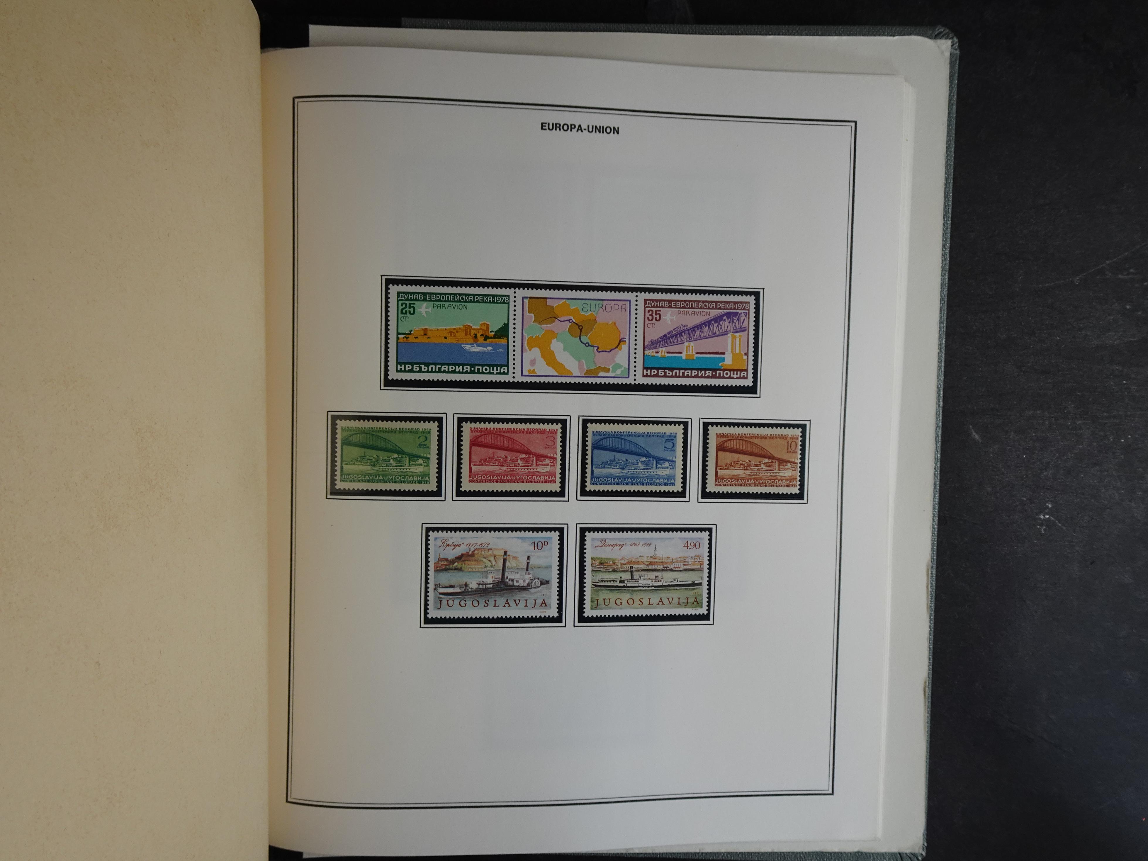 Ook meelopers, etc.
Zowel gestempeld als postfris.
Ca € 5500.- 
Cat waarde. 93