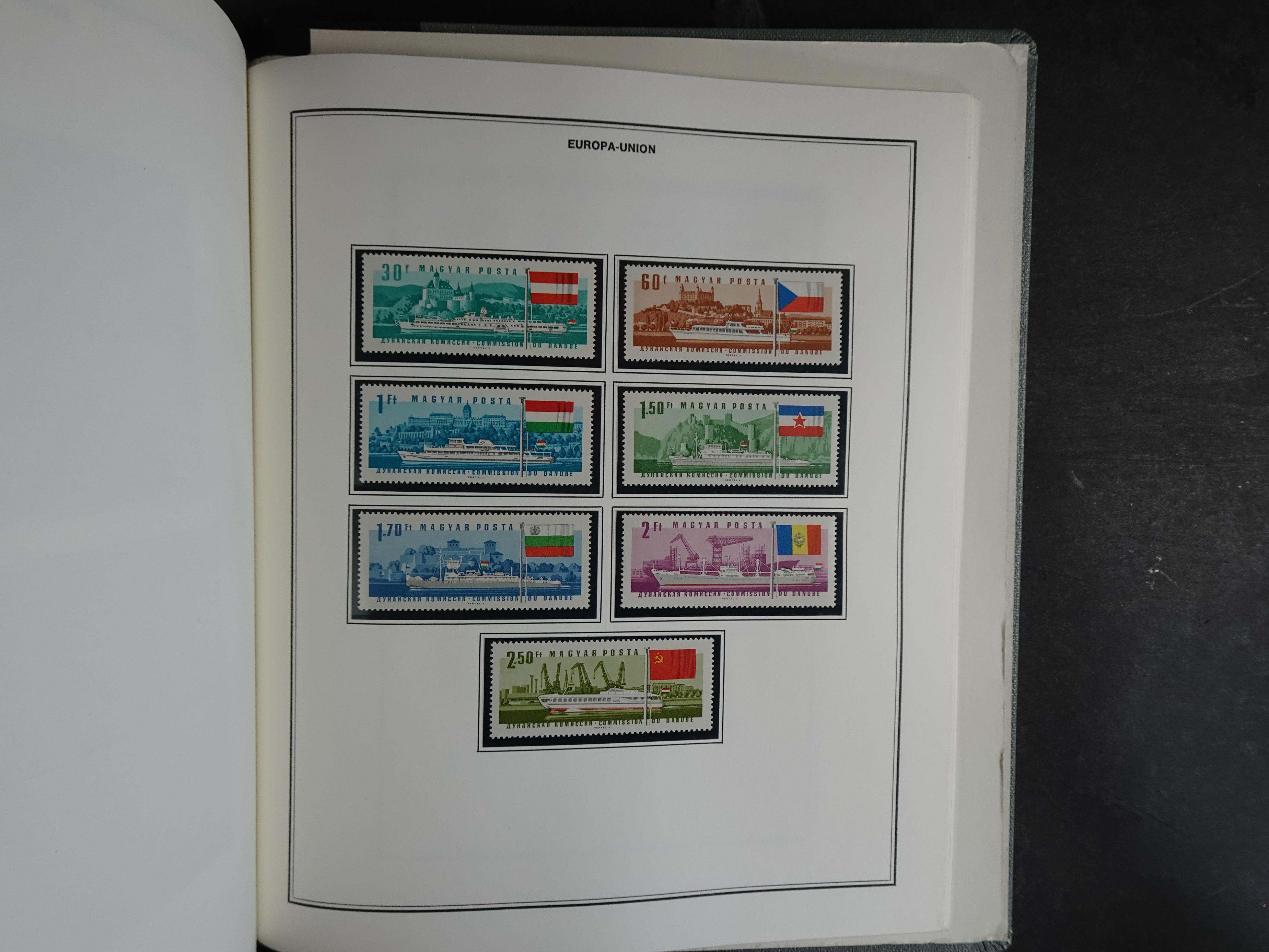 Ook meelopers, etc.
Zowel gestempeld als postfris.
Ca € 5500.- 
Cat waarde. 96