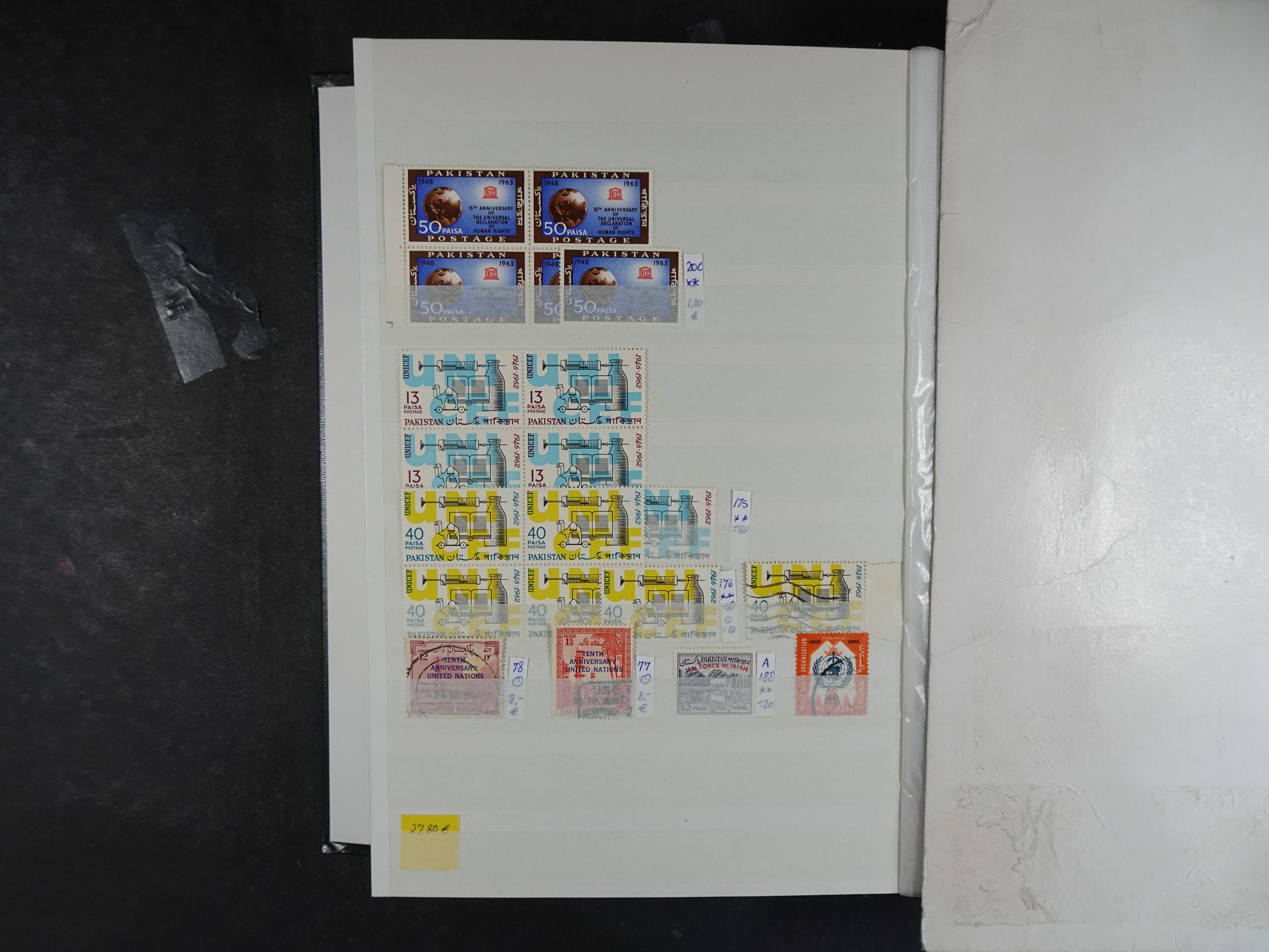 Mooie motief partij onder andere Honger, Rode Kruis, etc.
Hoge cat waarde. 4