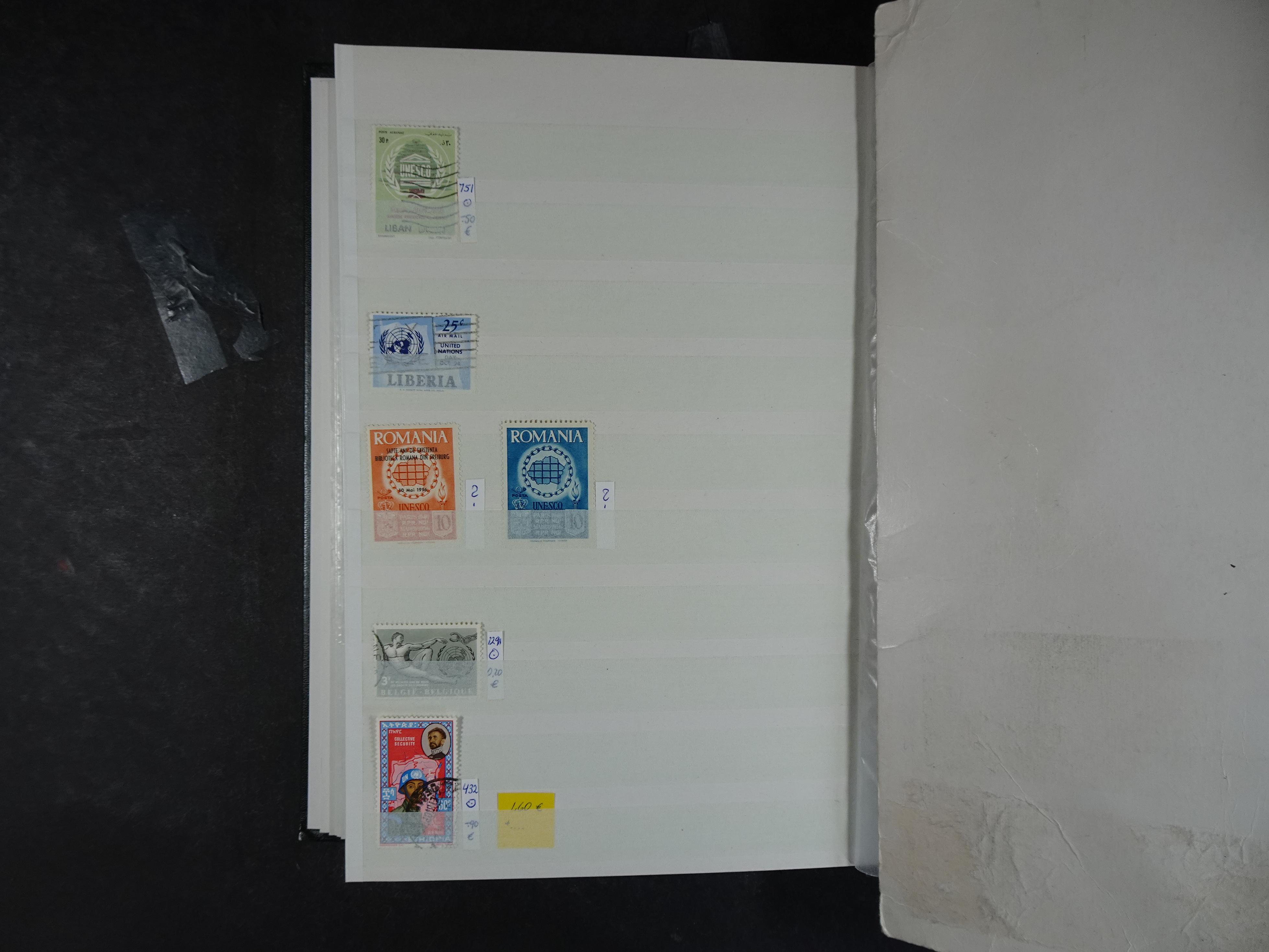 Mooie motief partij onder andere Honger, Rode Kruis, etc.
Hoge cat waarde. 16