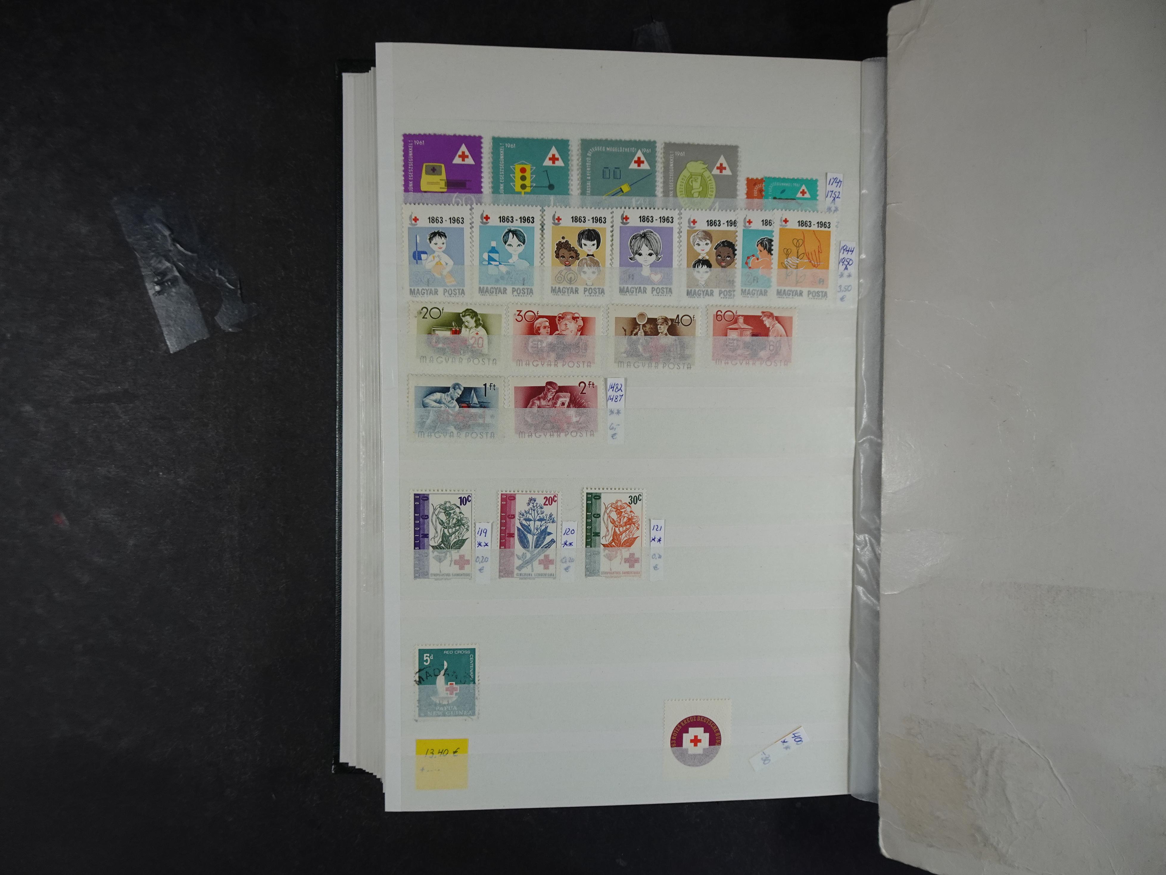 Mooie motief partij onder andere Honger, Rode Kruis, etc.
Hoge cat waarde. 19