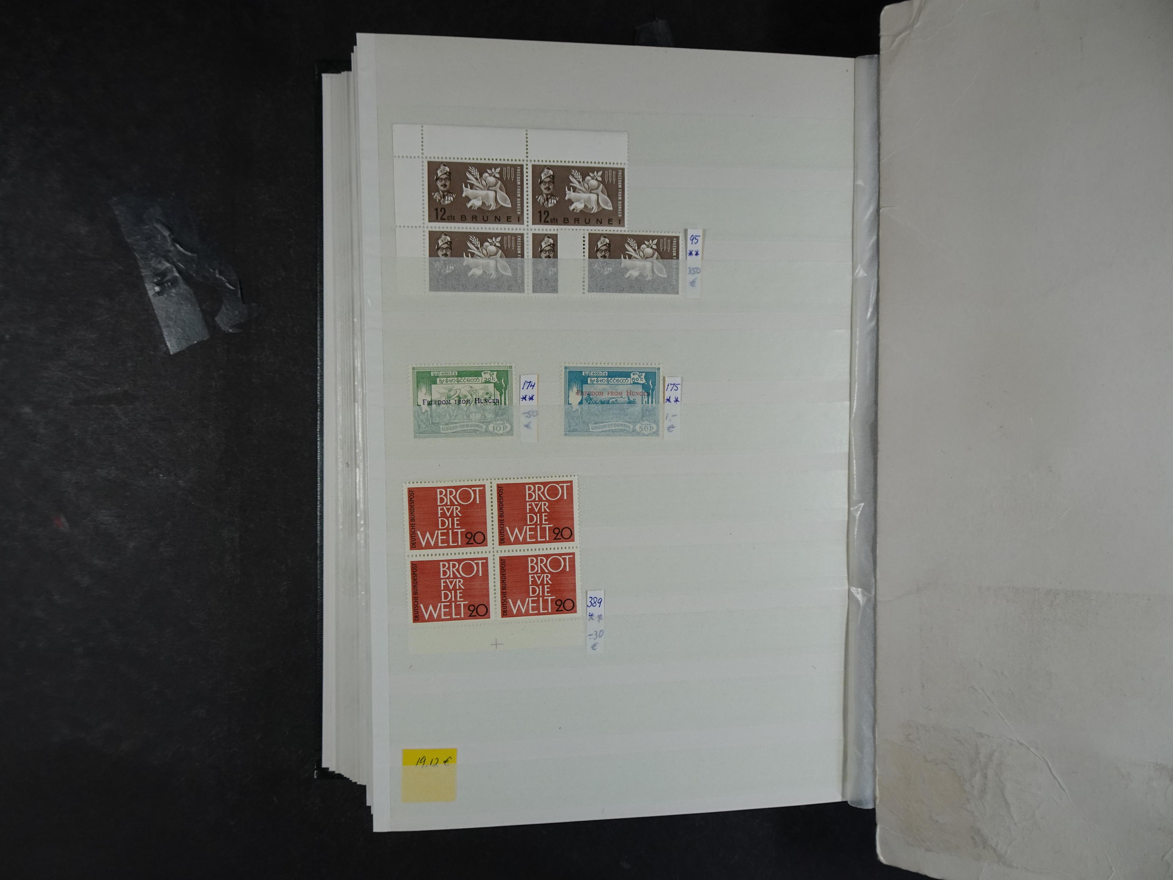 Mooie motief partij onder andere Honger, Rode Kruis, etc.
Hoge cat waarde. 24