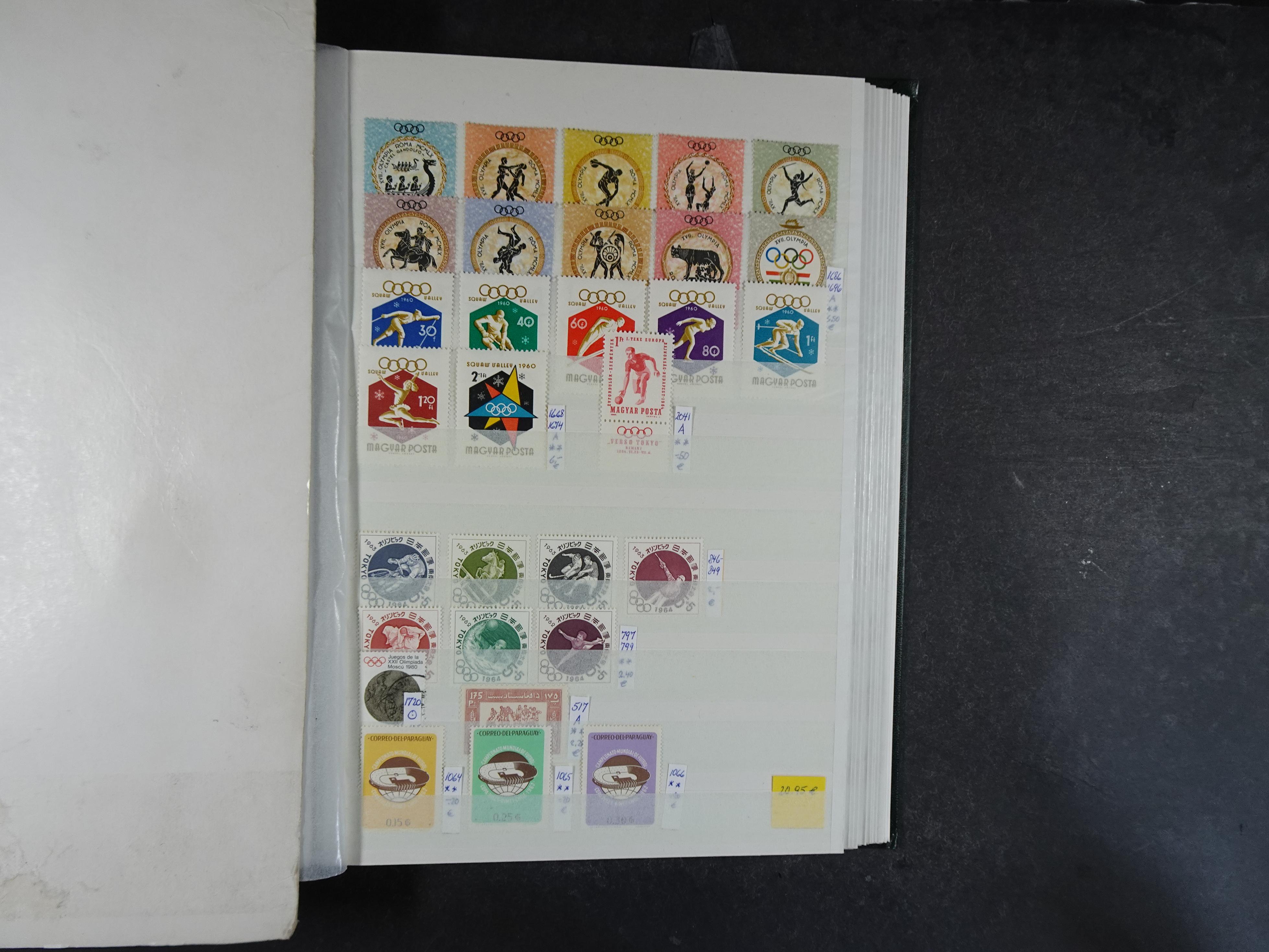 Mooie motief partij onder andere Honger, Rode Kruis, etc.
Hoge cat waarde. 41