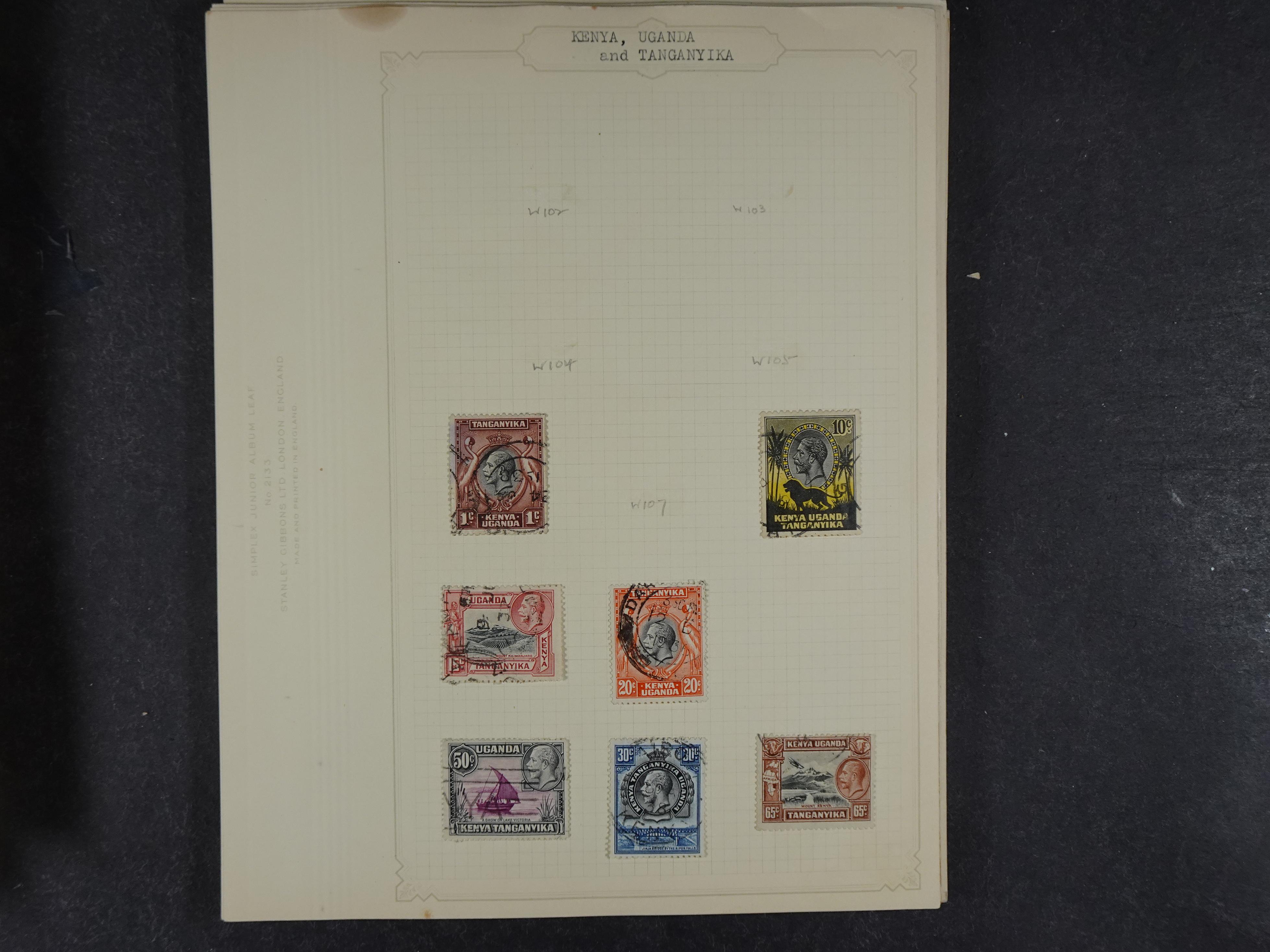 Doos met allerlei materiaal diverse betere zegels en fraaie stempels.
 184