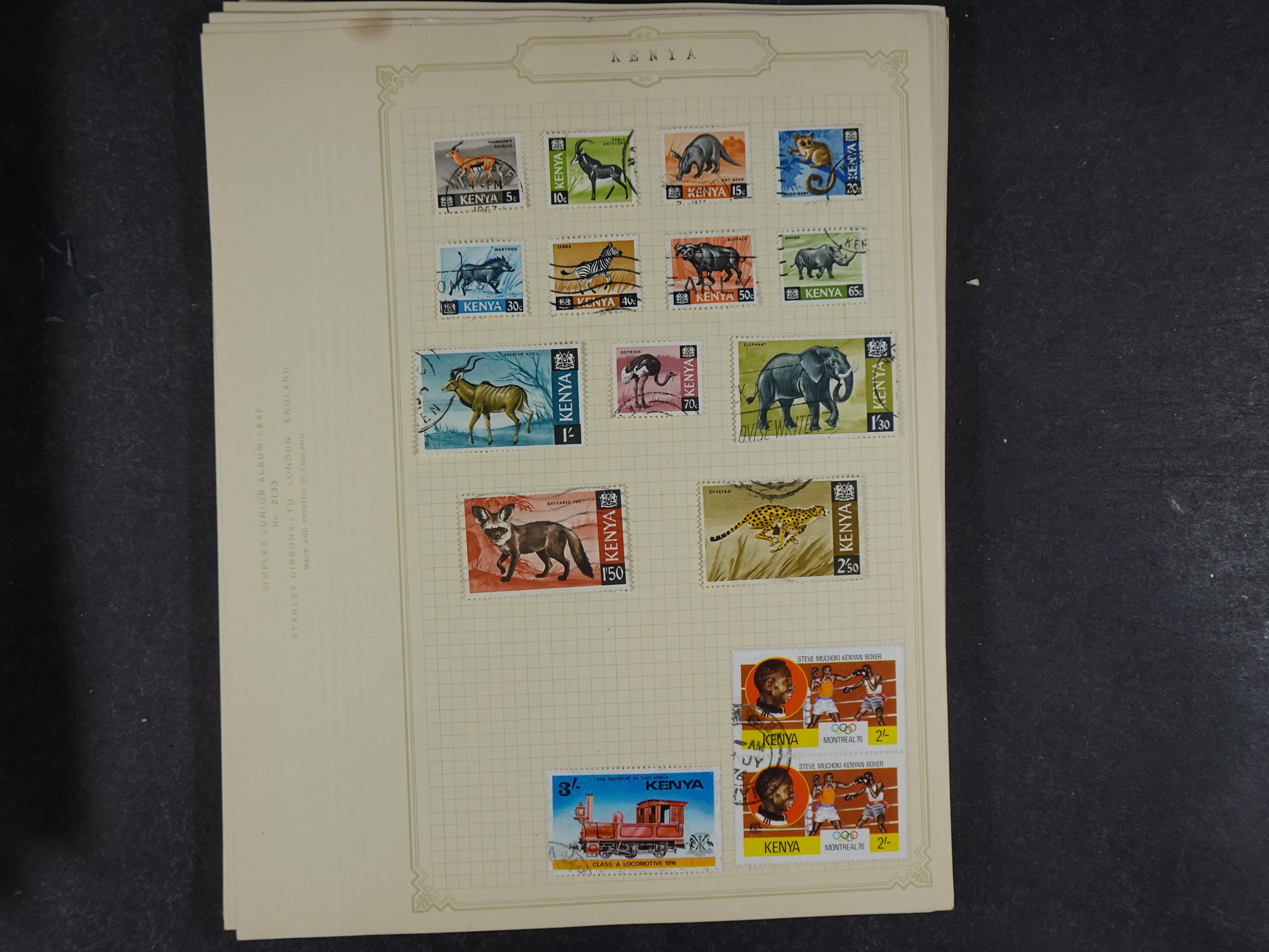 Doos met allerlei materiaal diverse betere zegels en fraaie stempels.
 188