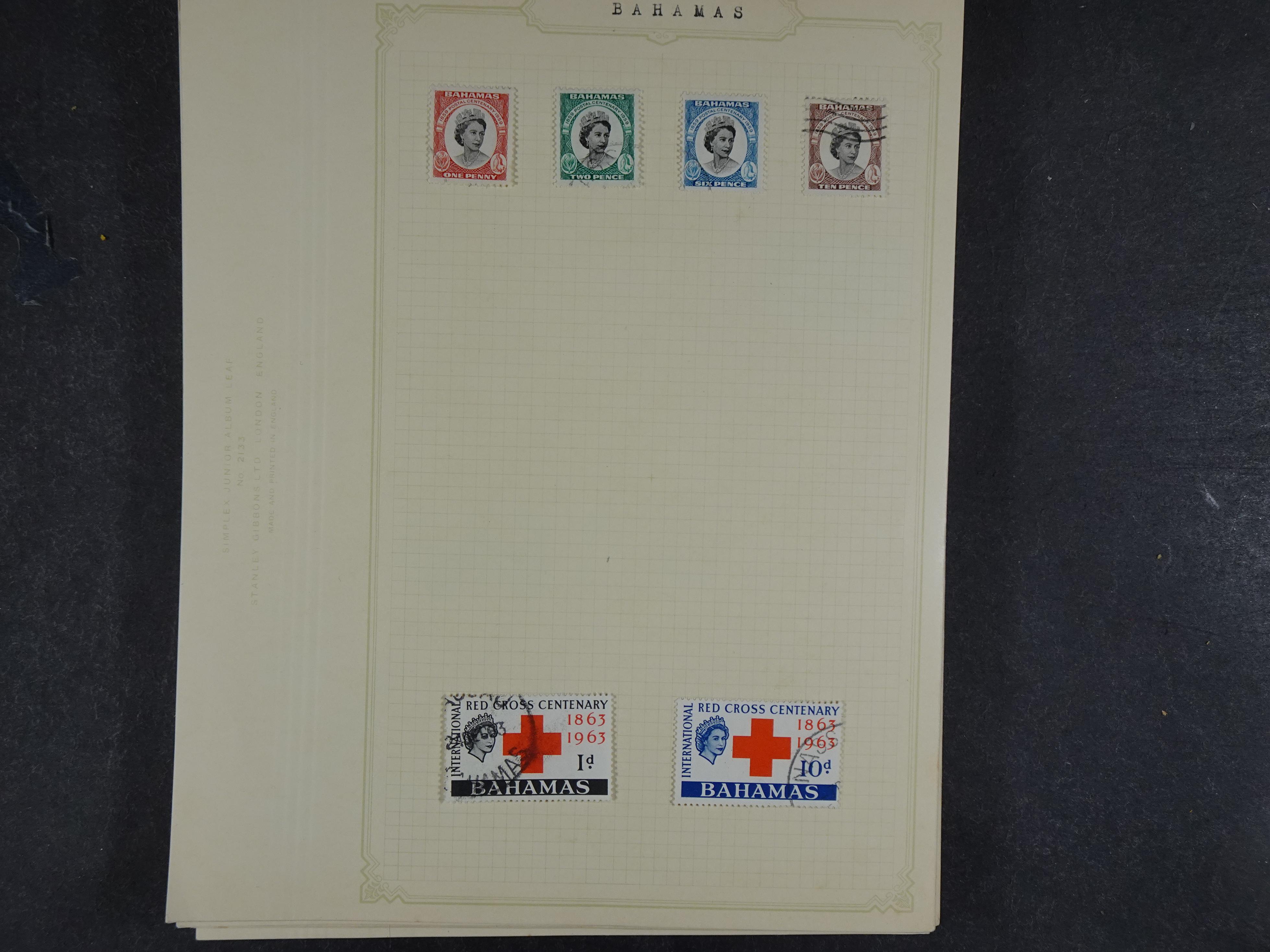 Toverdoos met geweldige mooi materiaal waaronder veel Mauritius ( uitzoeken ) diversen plaatfouten en bijzondere stempels.   45