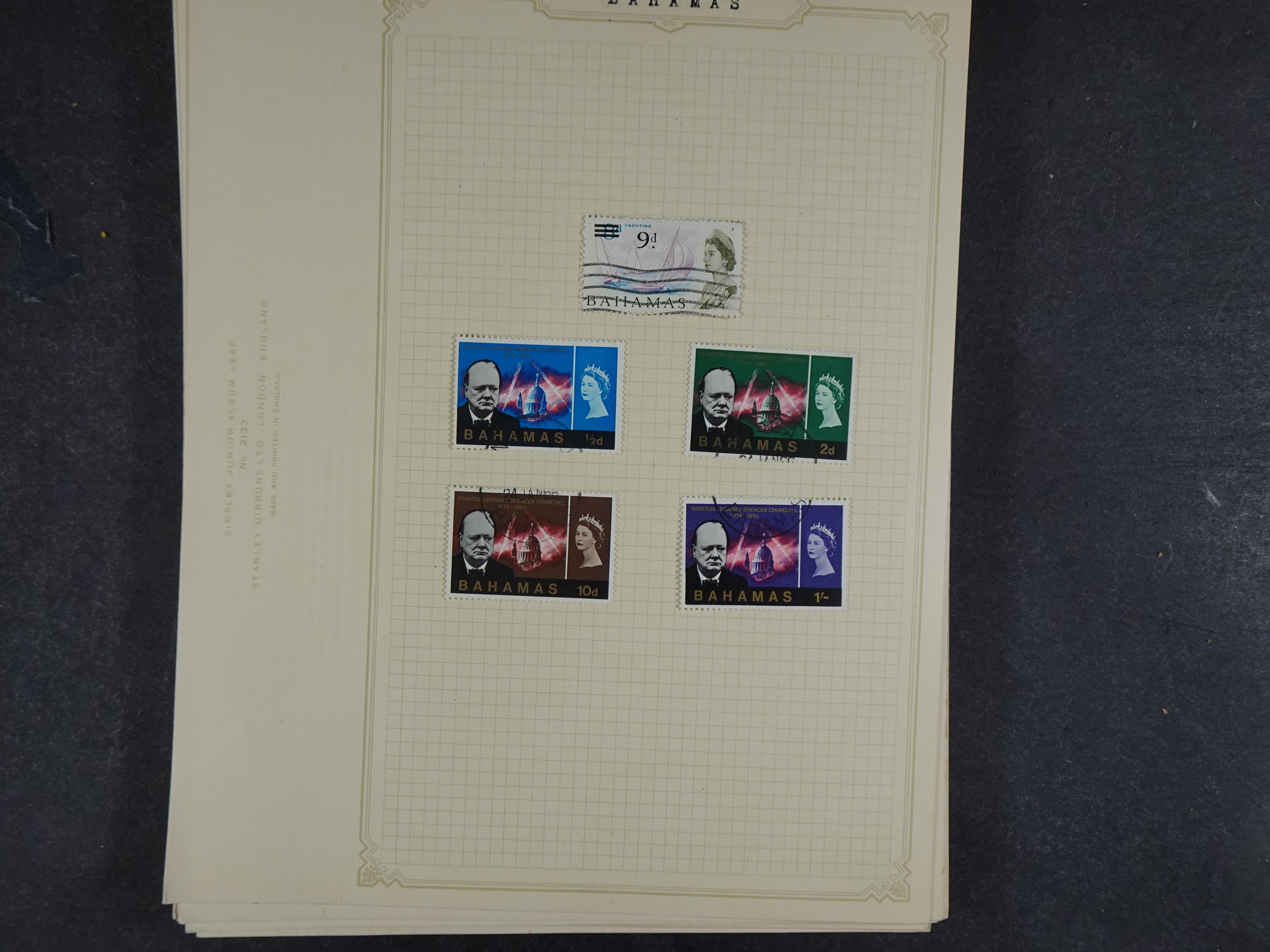 Toverdoos met geweldige mooi materiaal waaronder veel Mauritius ( uitzoeken ) diversen plaatfouten en bijzondere stempels.   48