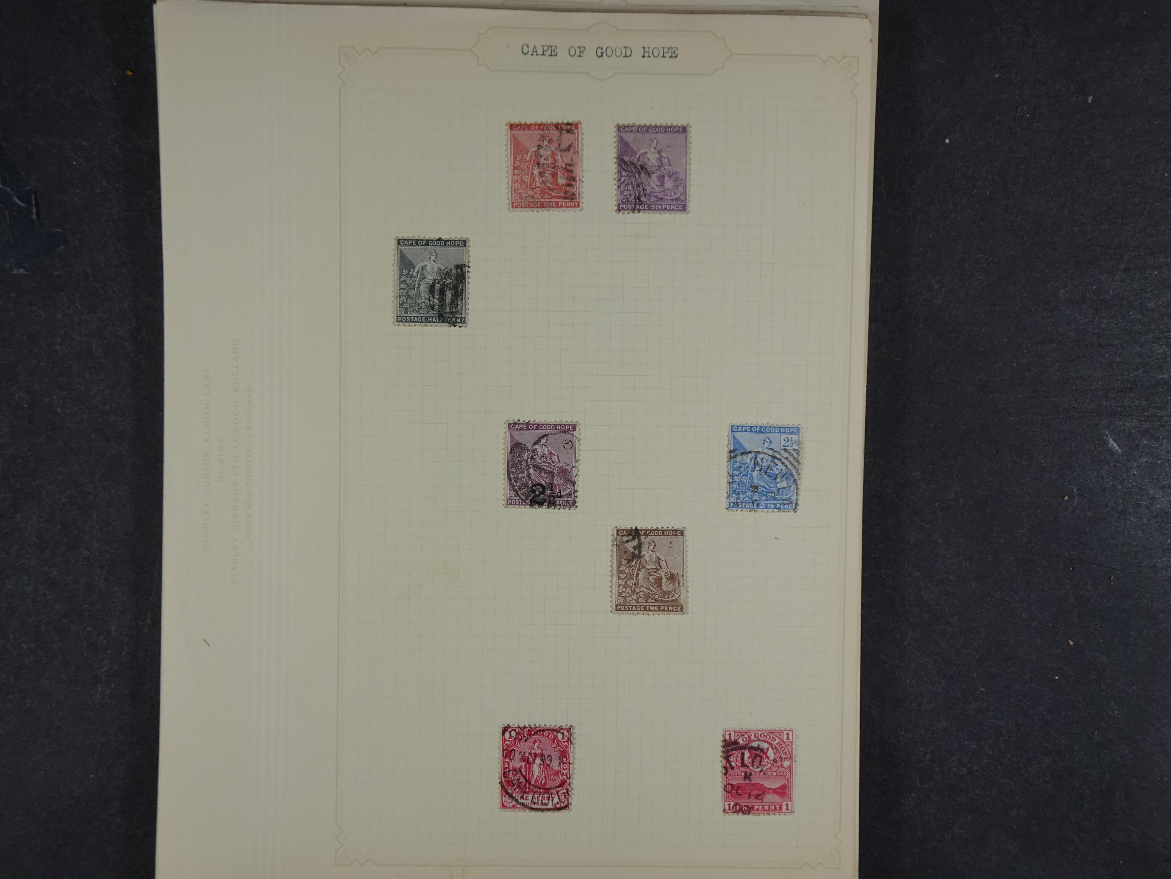 Toverdoos met geweldige mooi materiaal waaronder veel Mauritius ( uitzoeken ) diversen plaatfouten en bijzondere stempels.   72