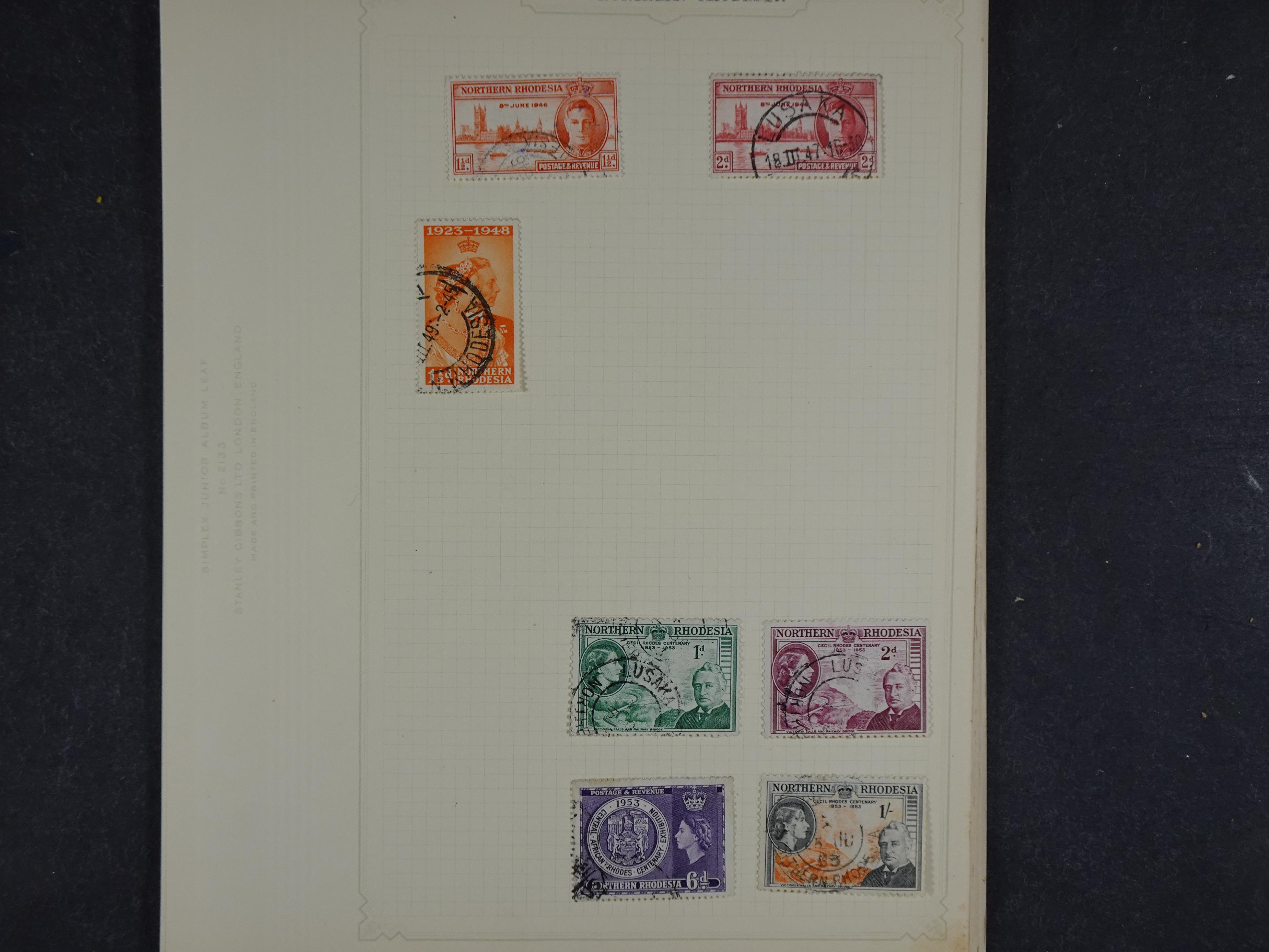 Toverdoos met geweldige mooi materiaal waaronder veel Mauritius ( uitzoeken ) diversen plaatfouten en bijzondere stempels.   95